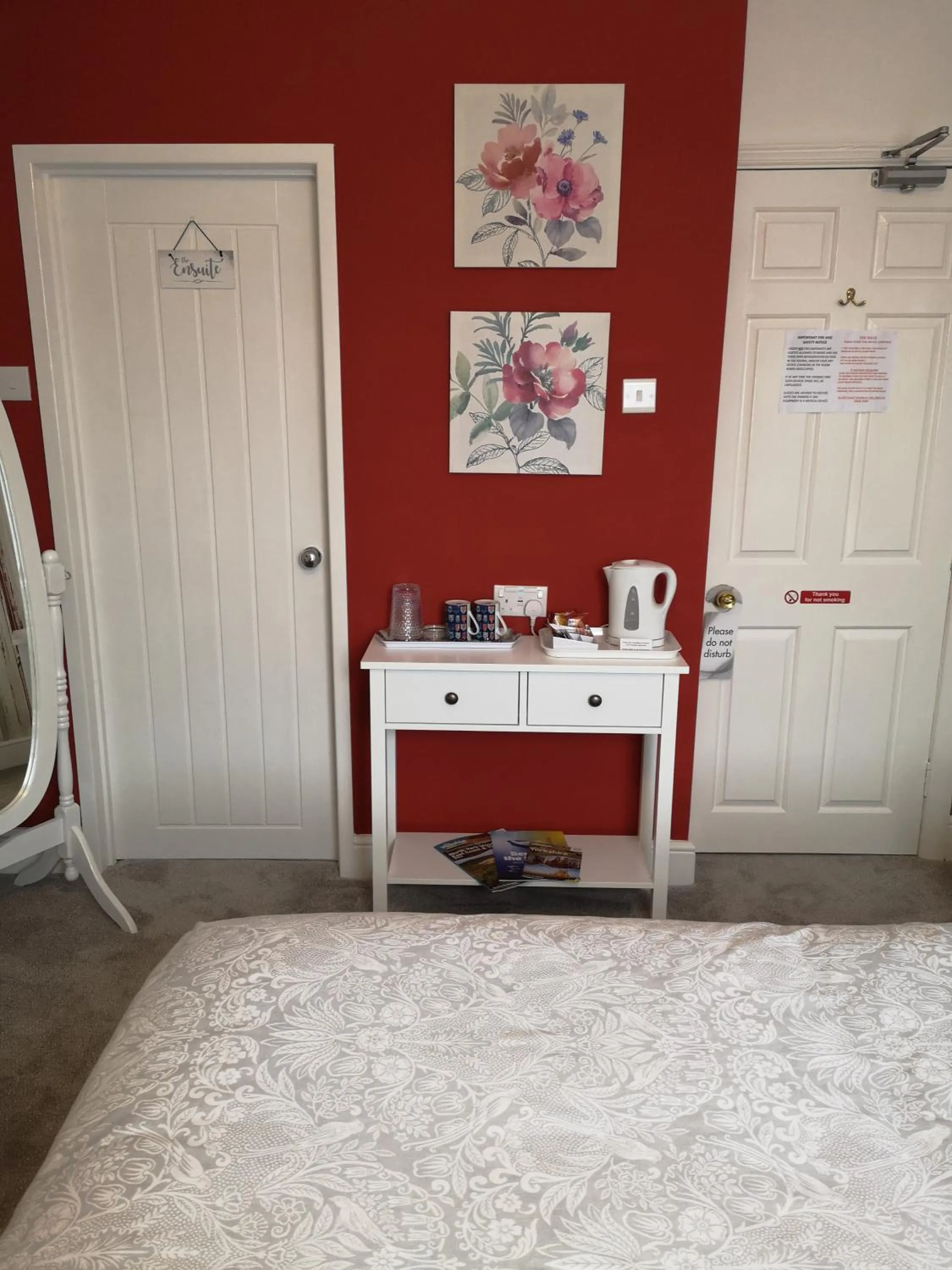 Bedroom in The Phoenix Guest House