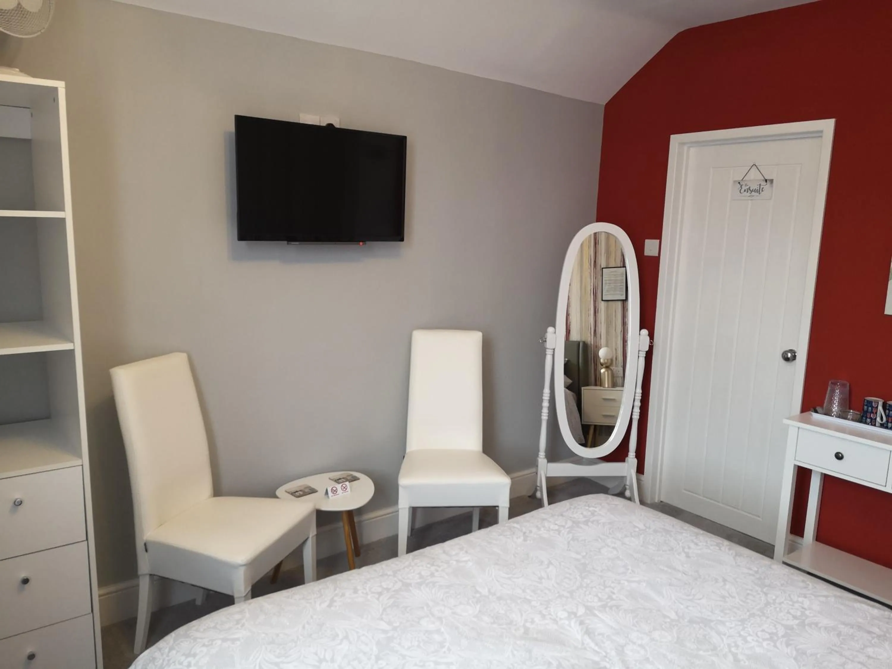 Bedroom in The Phoenix Guest House