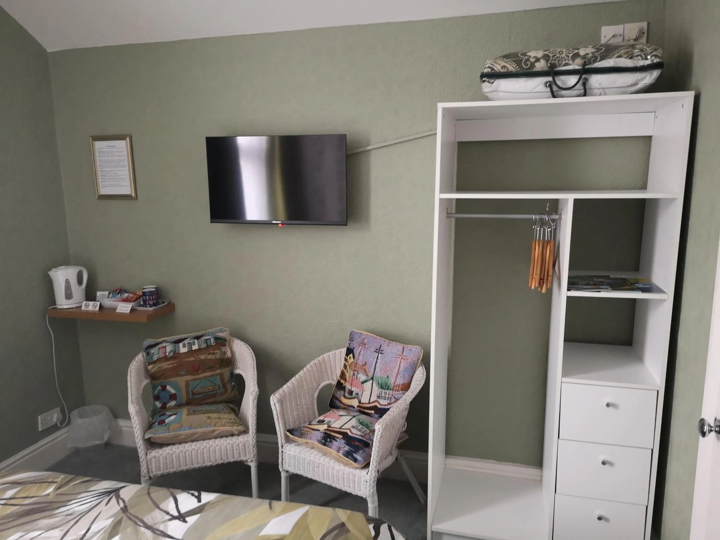 Bedroom in The Phoenix Guest House