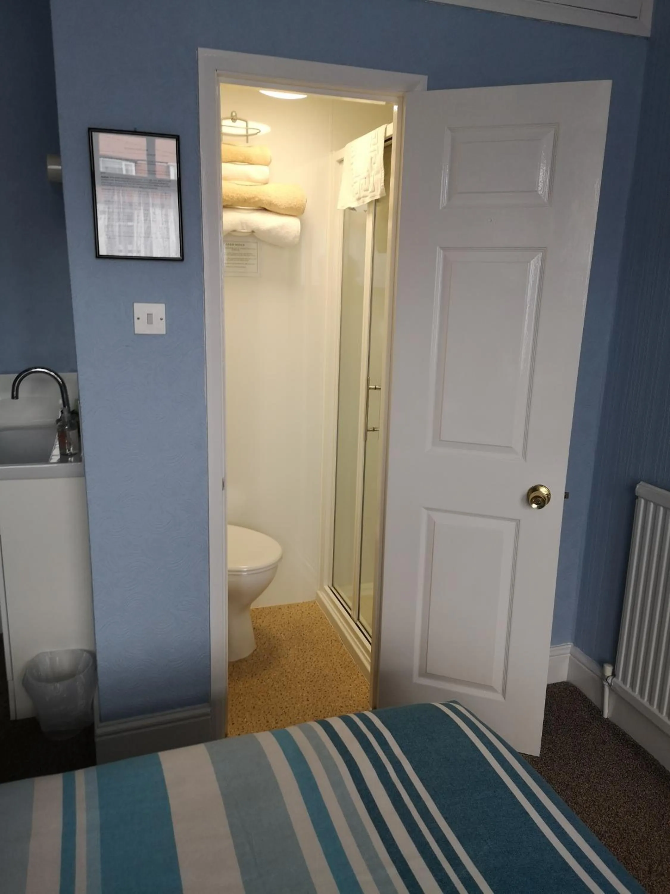 Shower in The Phoenix Guest House