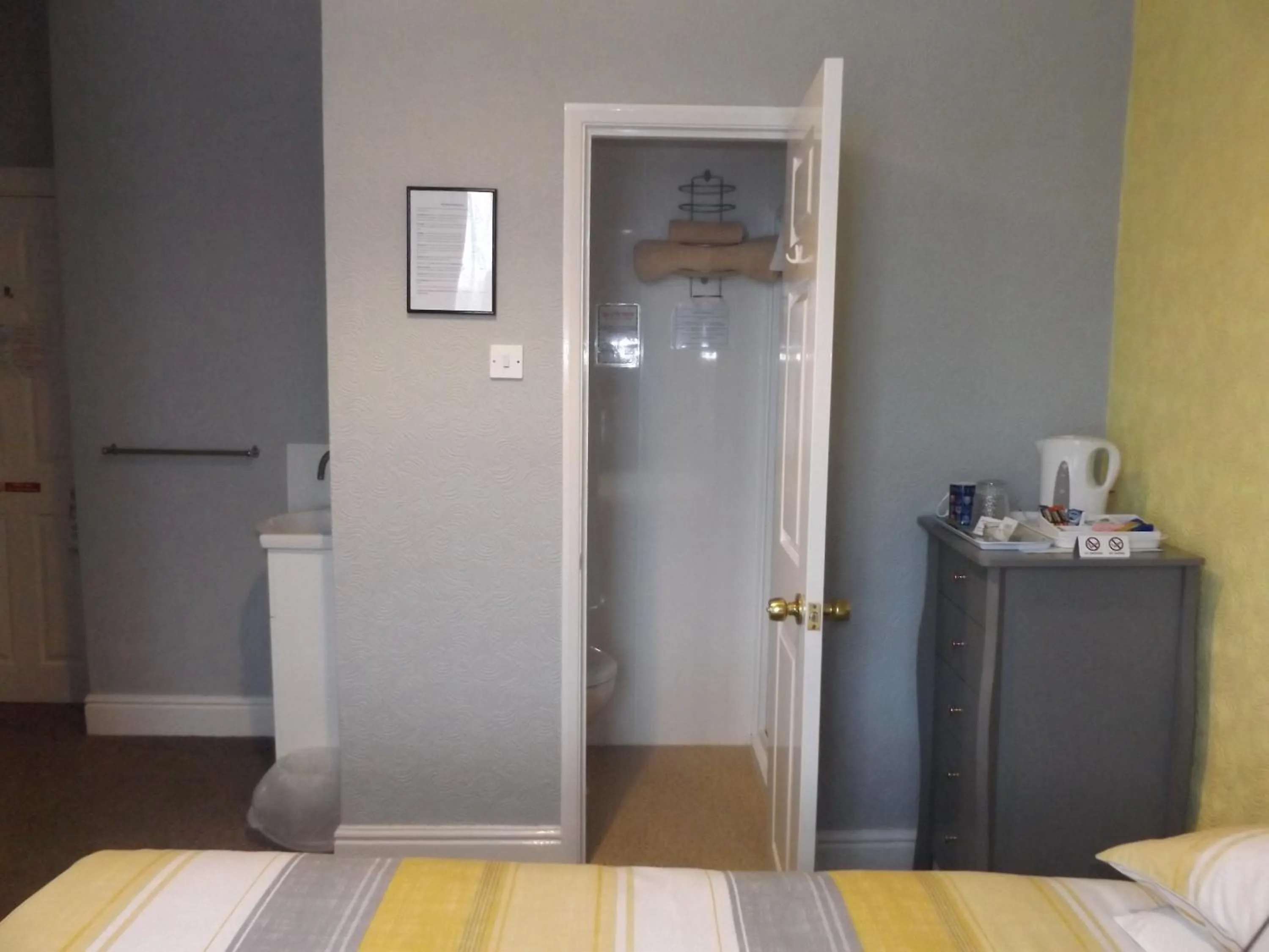 Shower in The Phoenix Guest House