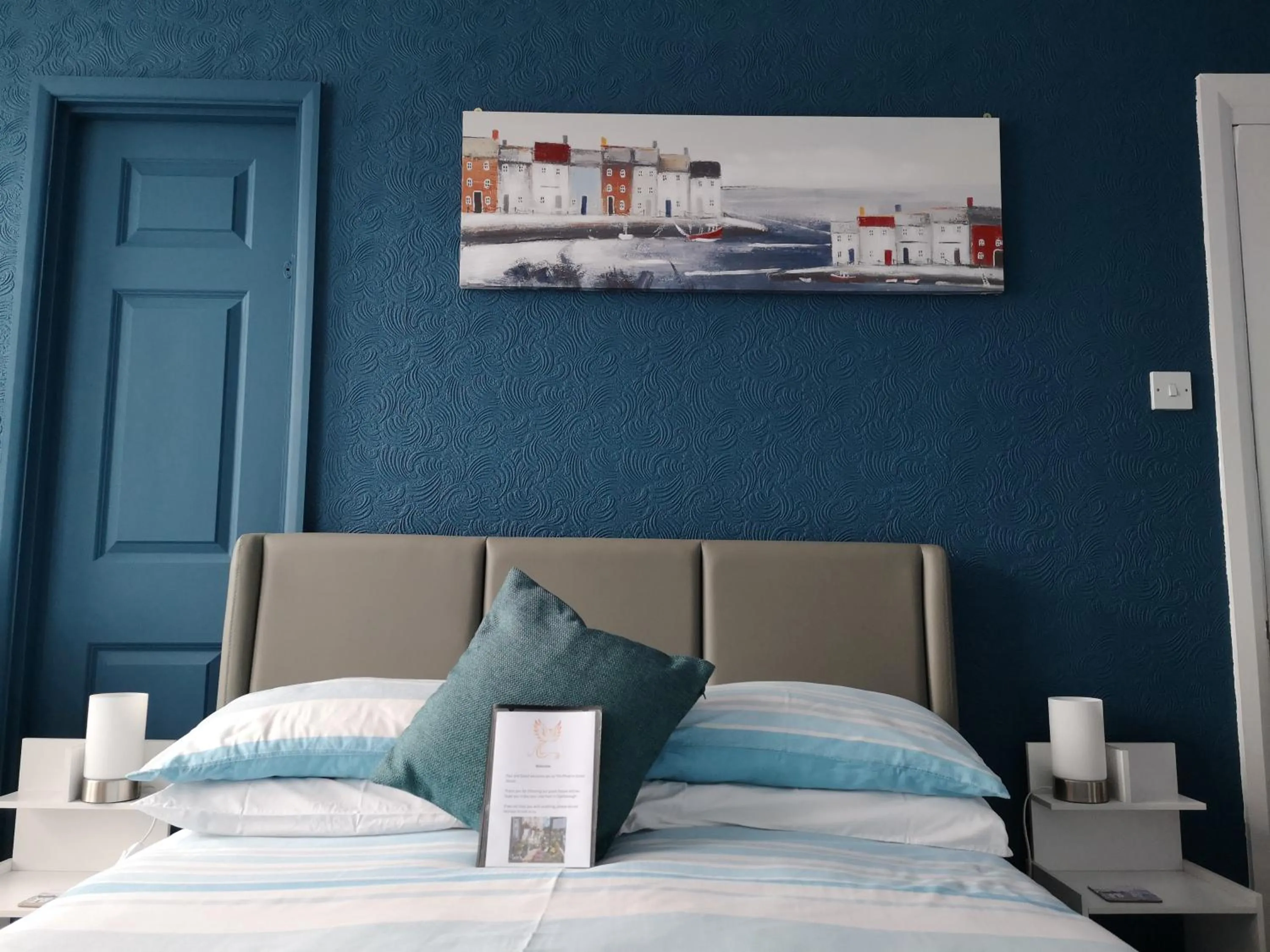 Bedroom in The Phoenix Guest House