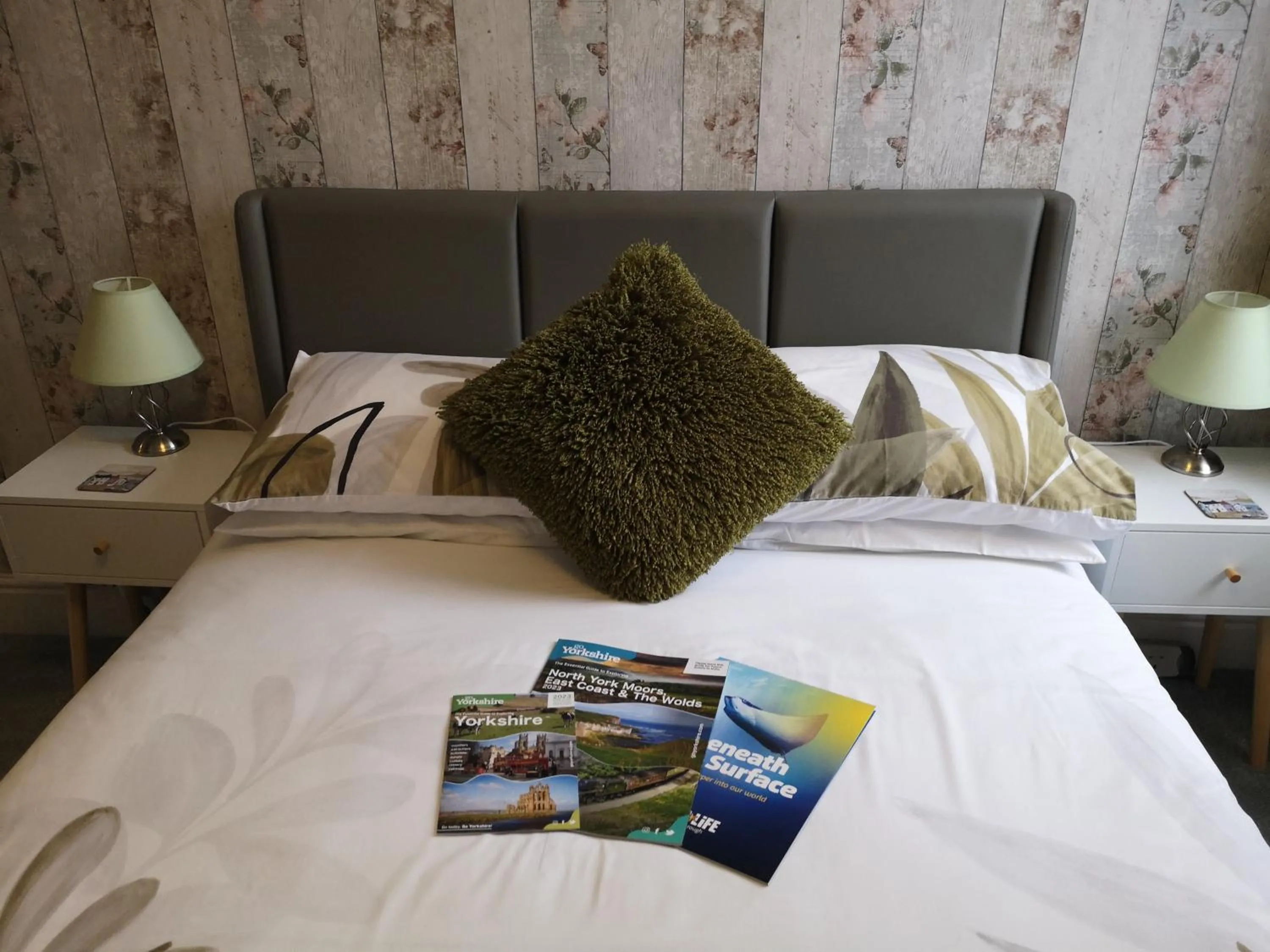 Bedroom in The Phoenix Guest House