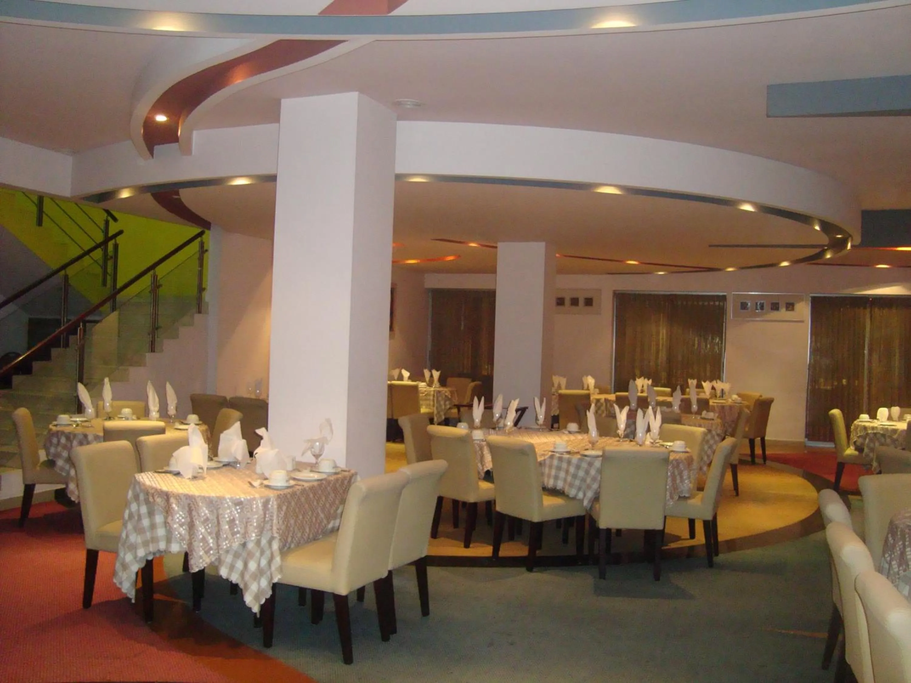 Restaurant/places to eat in Nirvana Inn