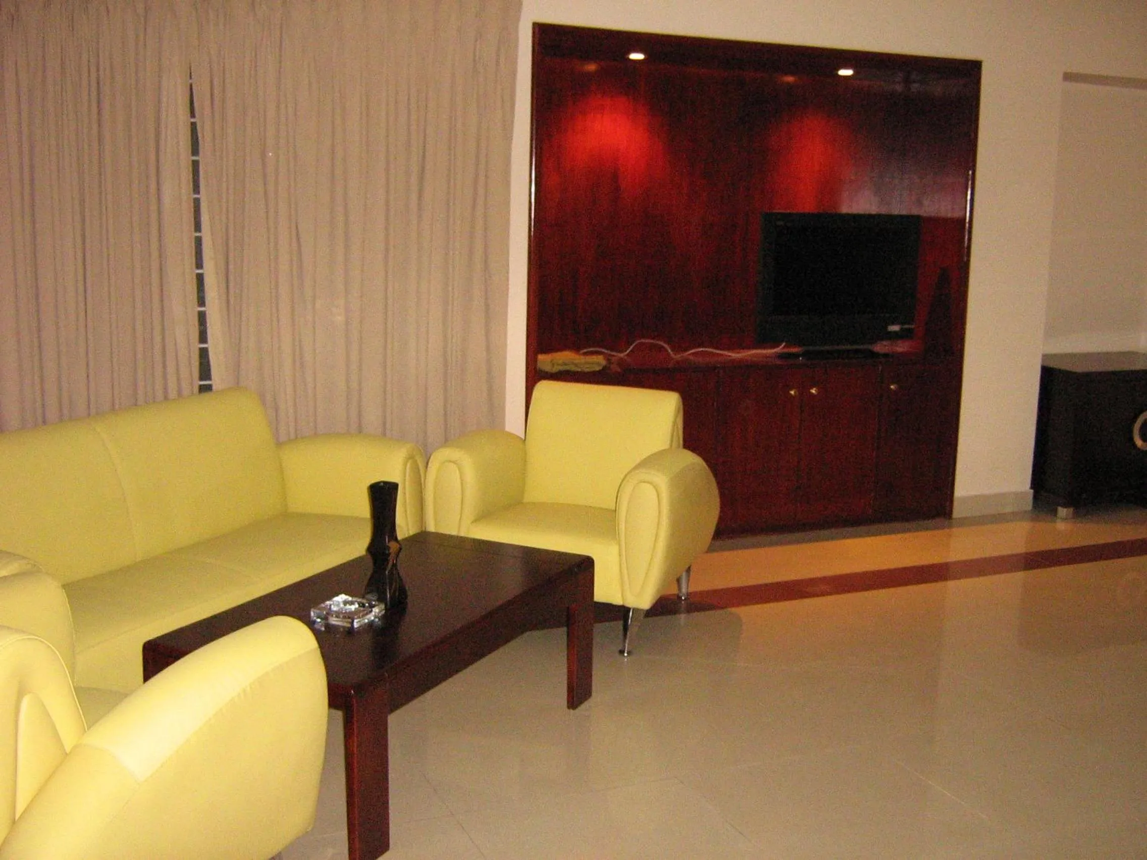 Seating area in Nirvana Inn
