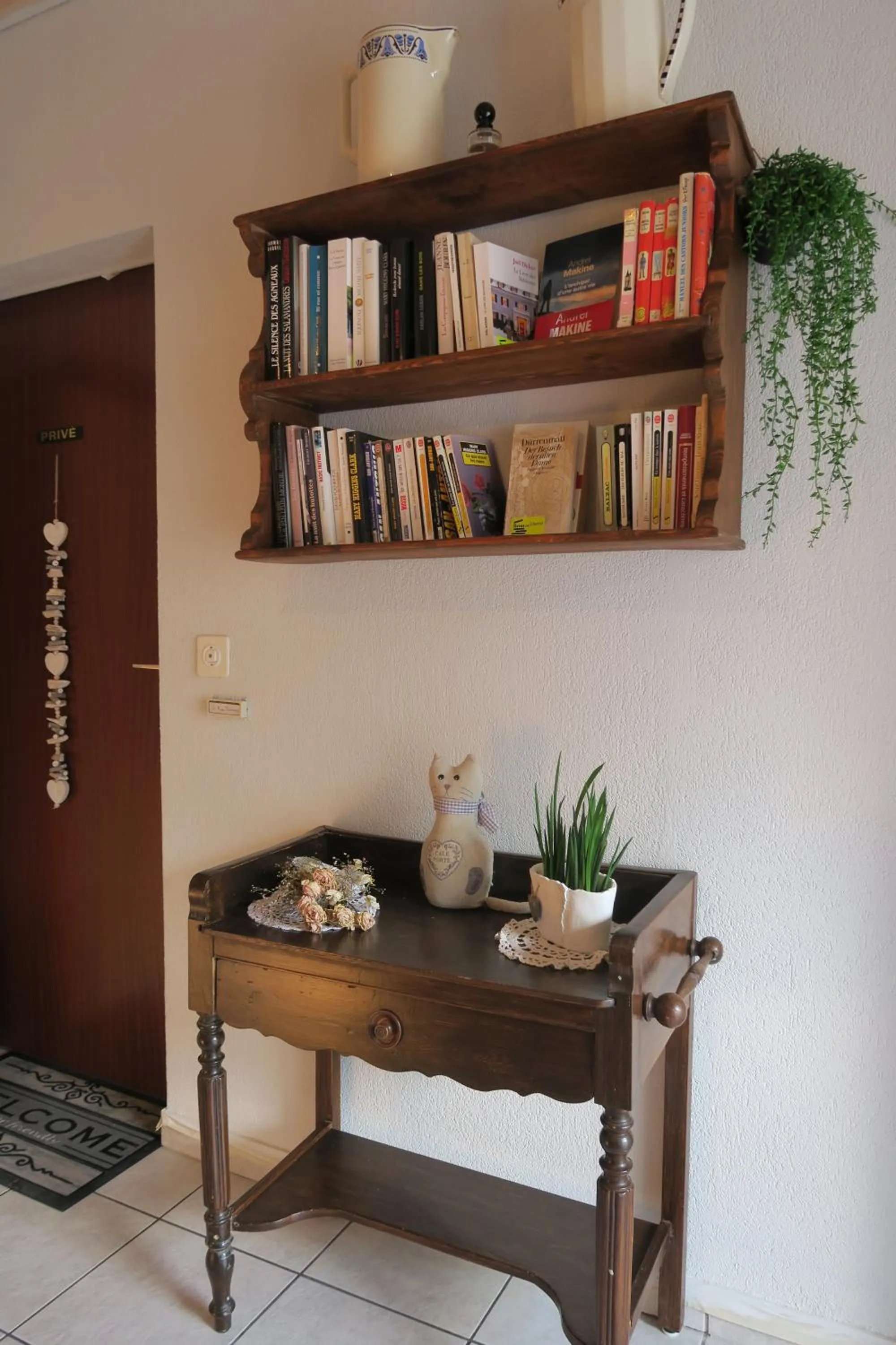 Library in L'Union B&B - Chambres d'hôtes