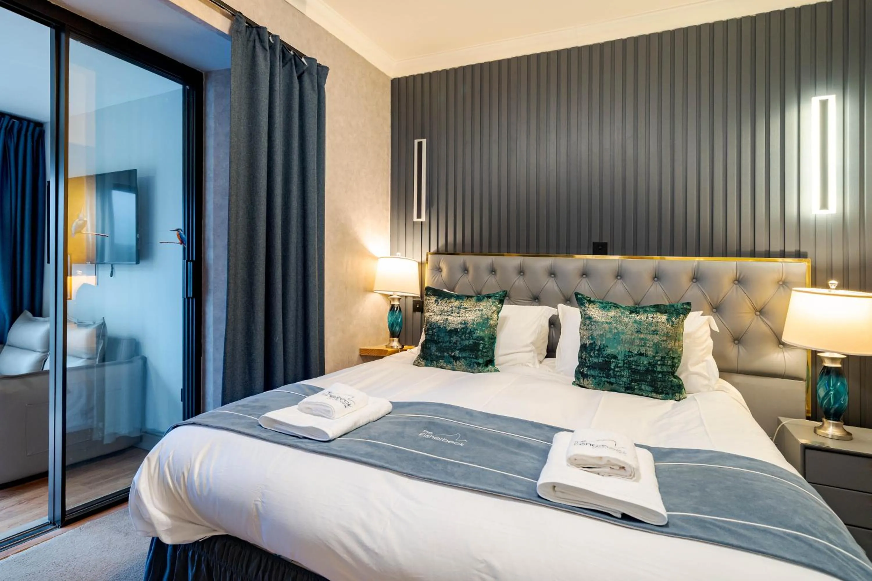 Bed in Waterhead Rooms & Suites - Parking Available Onsite