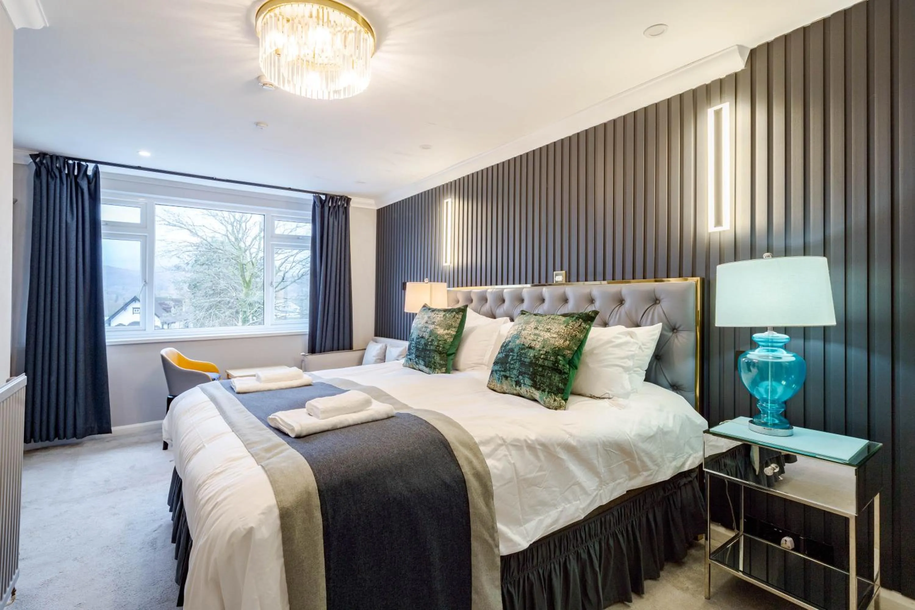 Bed in Waterhead Rooms & Suites - Parking Available Onsite