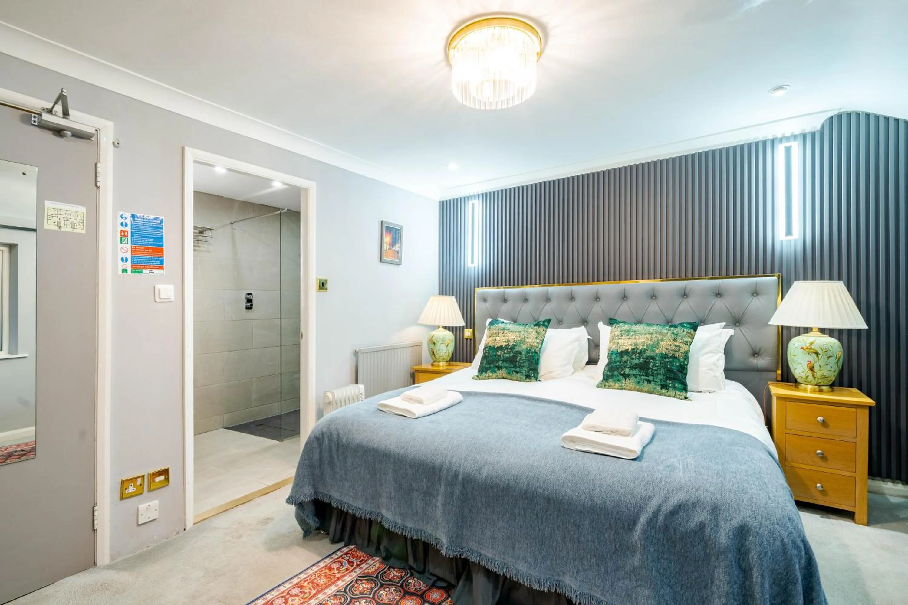 Bed in Waterhead Rooms & Suites - Parking Available Onsite