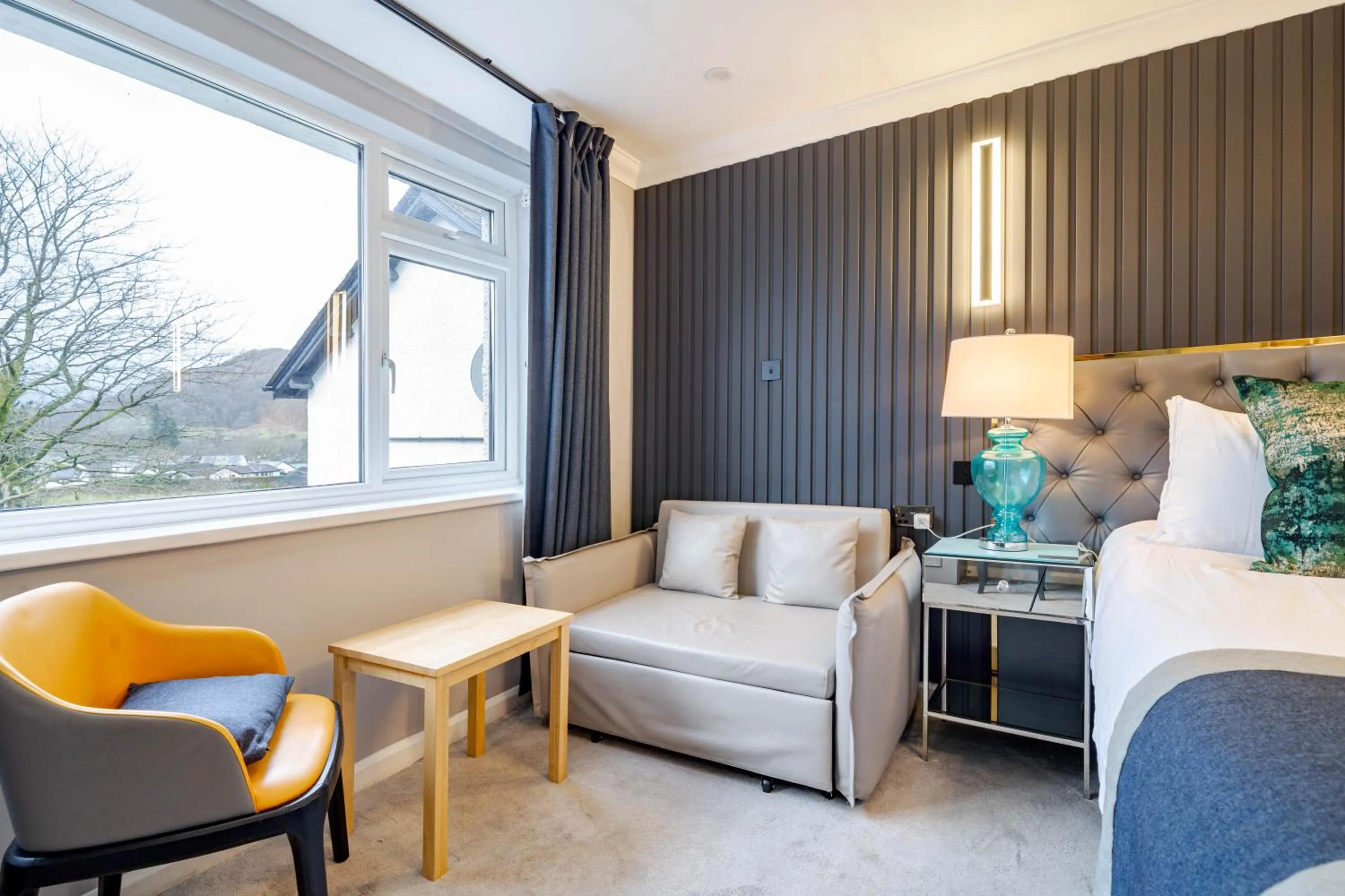Bed in Waterhead Rooms & Suites - Parking Available Onsite