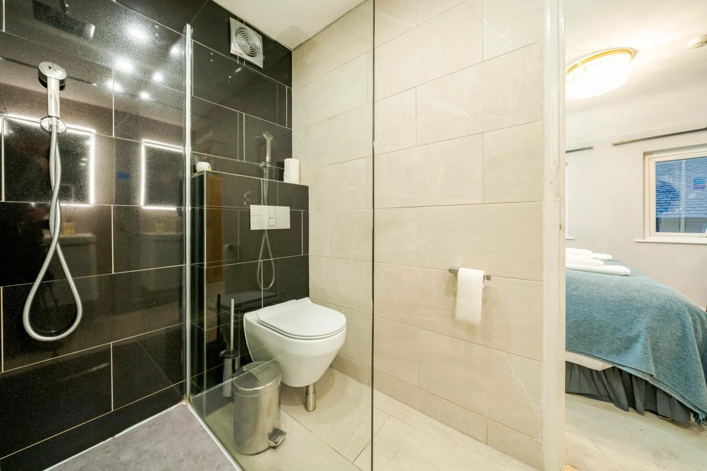 Waterhead Rooms & Suites - Parking Available Onsite
