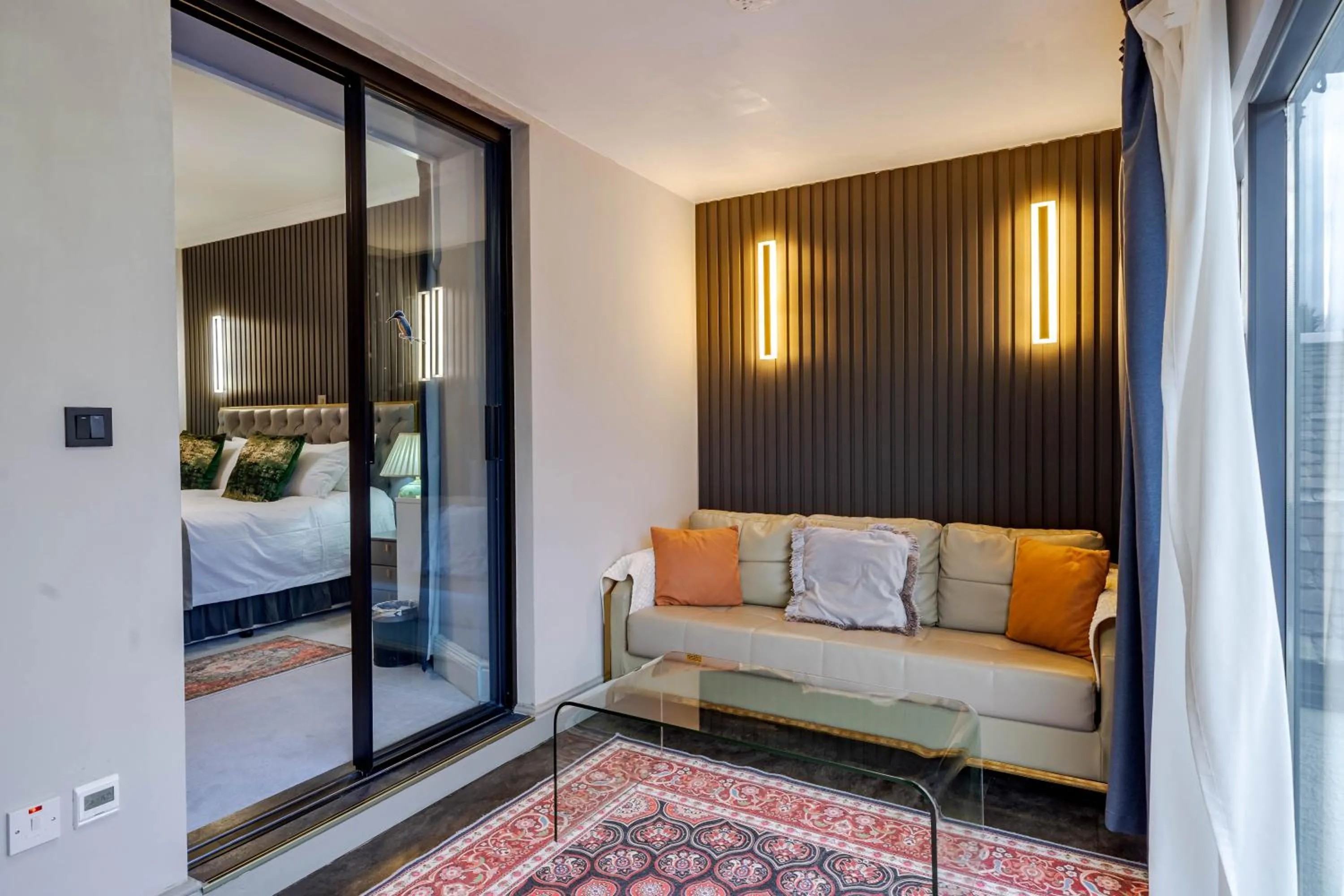 Bed in Waterhead Rooms & Suites - Parking Available Onsite