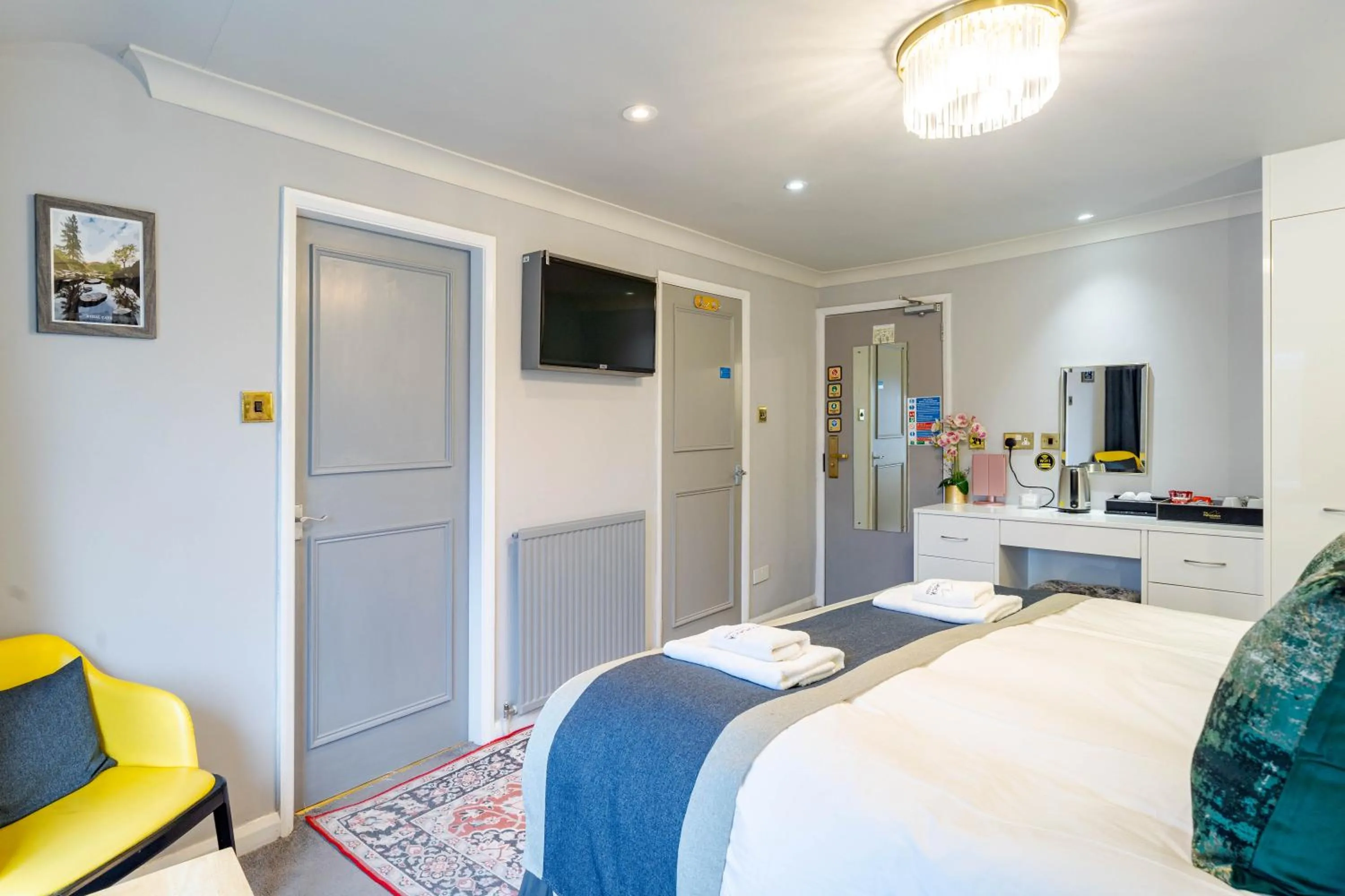 Bed in Waterhead Rooms & Suites - Parking Available Onsite