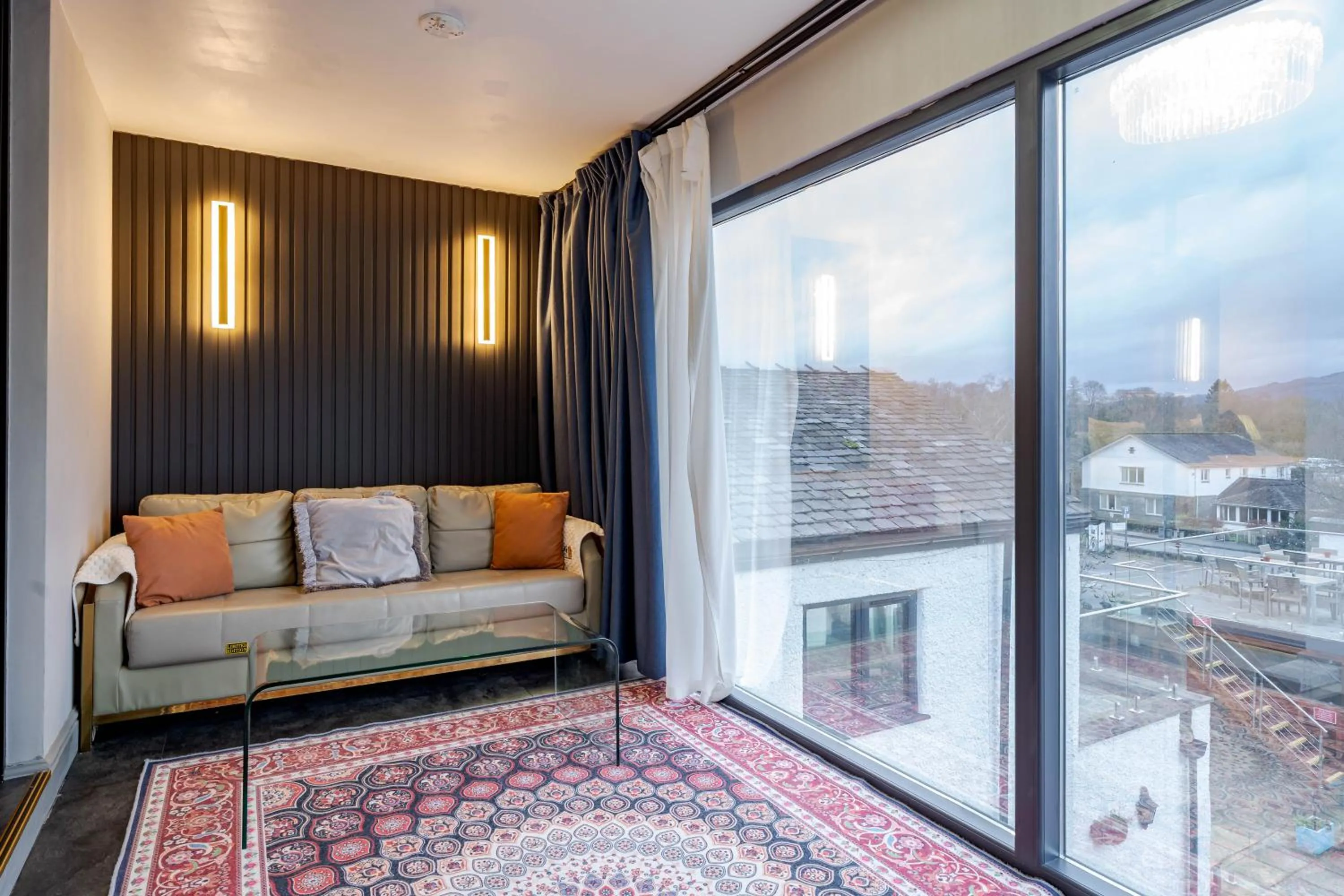 Bed in Waterhead Rooms & Suites - Parking Available Onsite