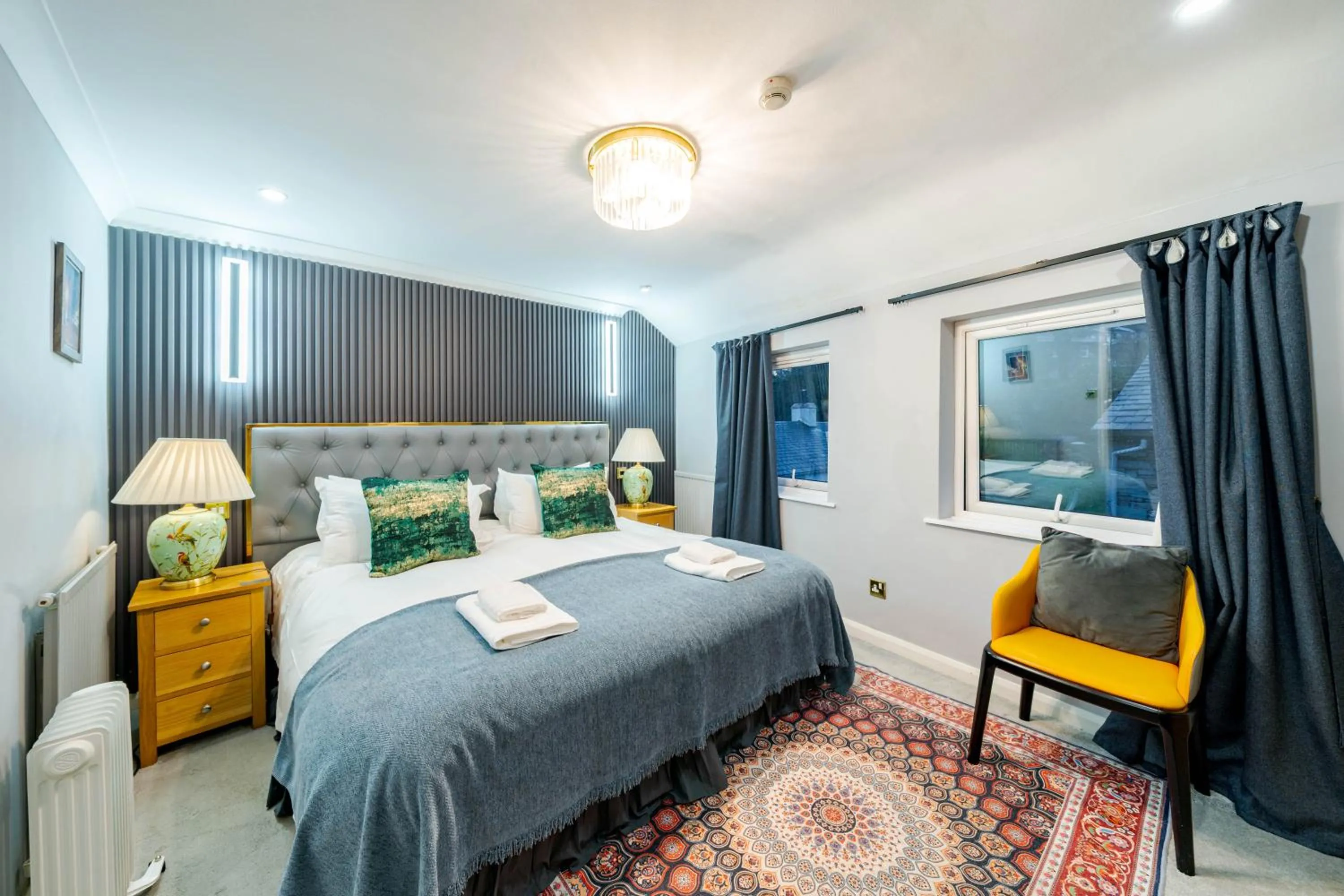 Bed in Waterhead Rooms & Suites - Parking Available Onsite