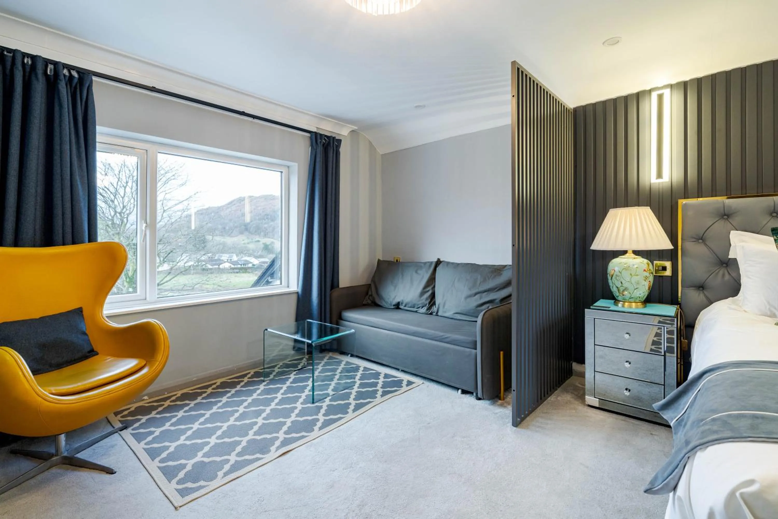 Bed in Waterhead Rooms & Suites - Parking Available Onsite