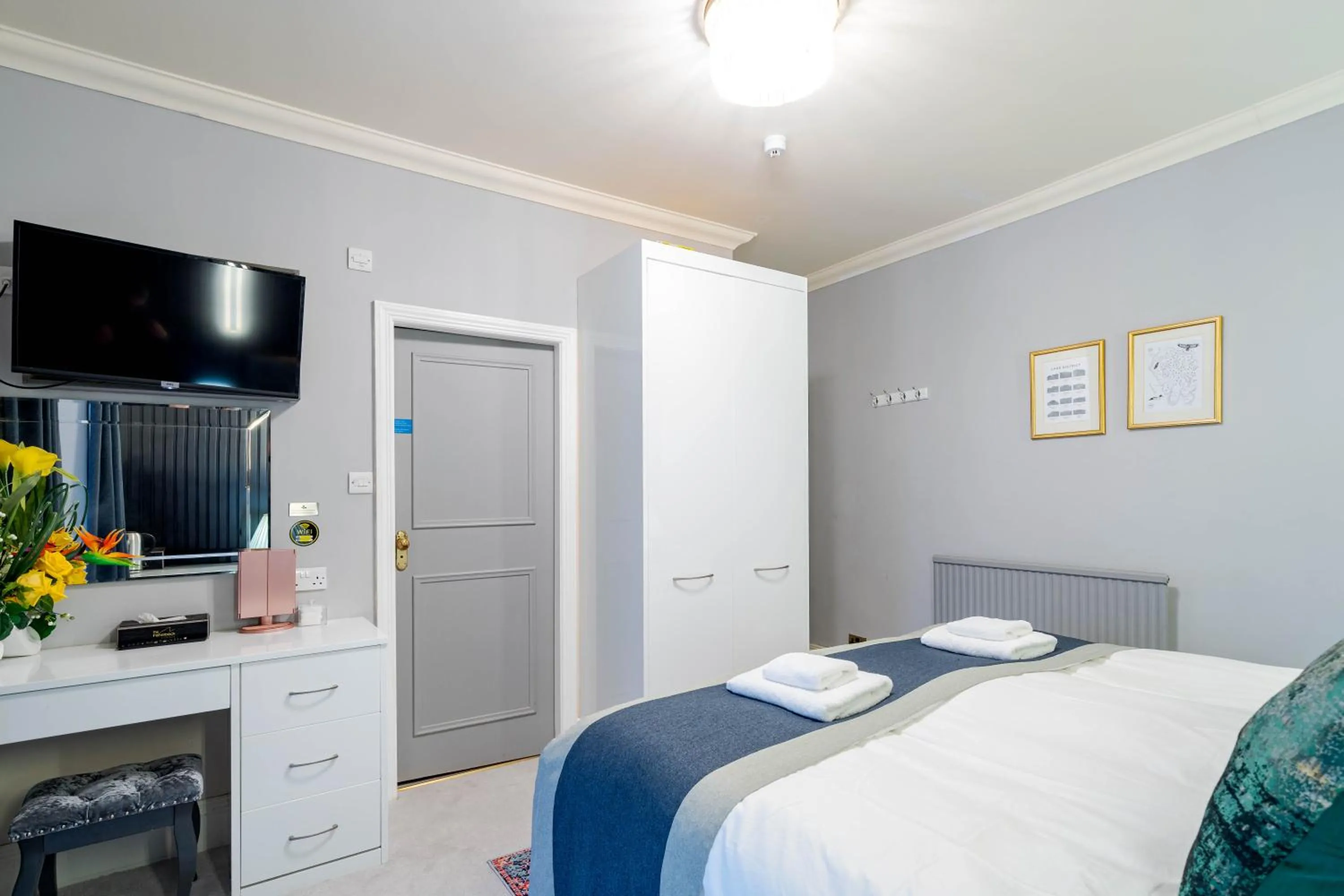 Bed in Waterhead Rooms & Suites - Parking Available Onsite