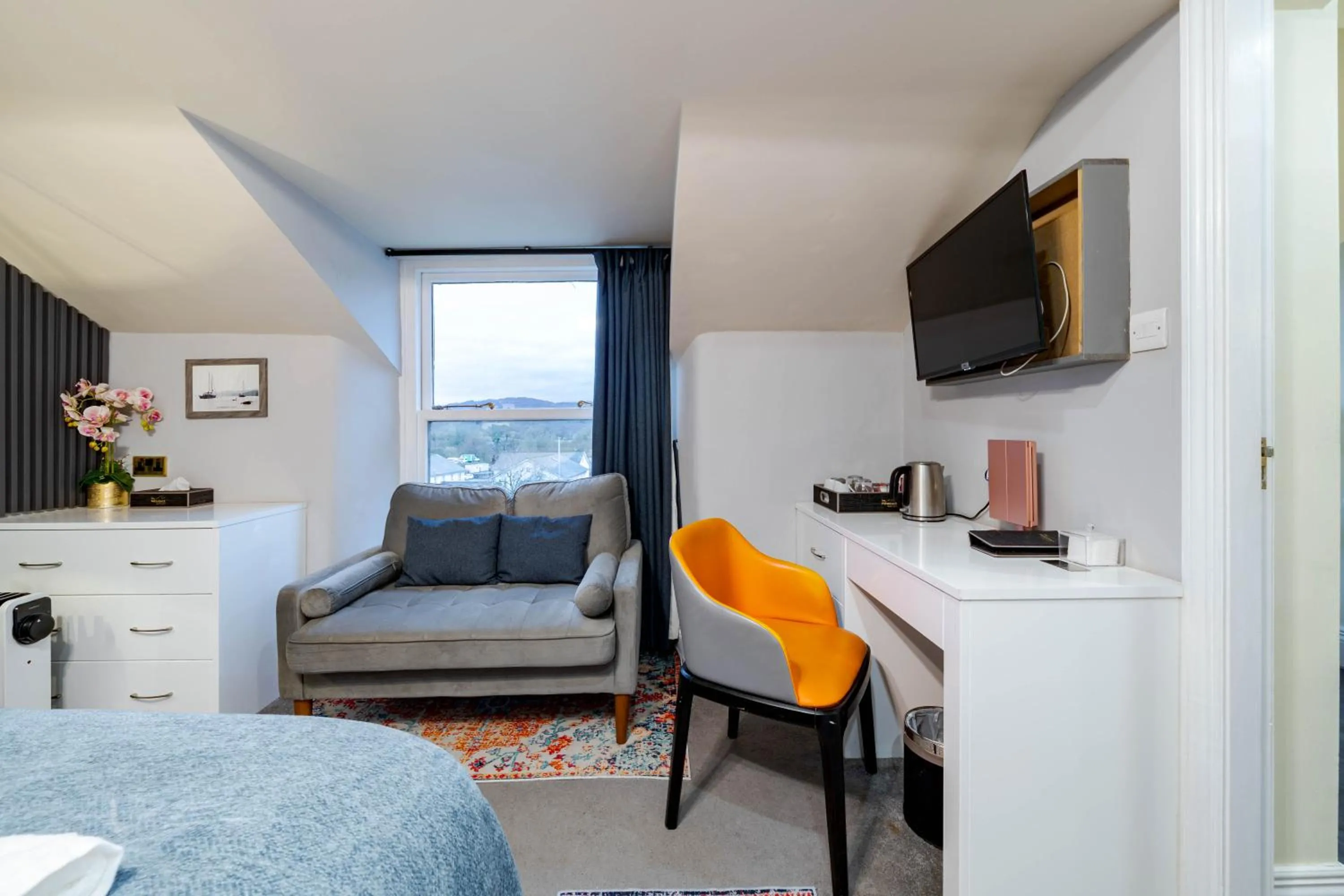 Waterhead Rooms & Suites - Parking Available Onsite
