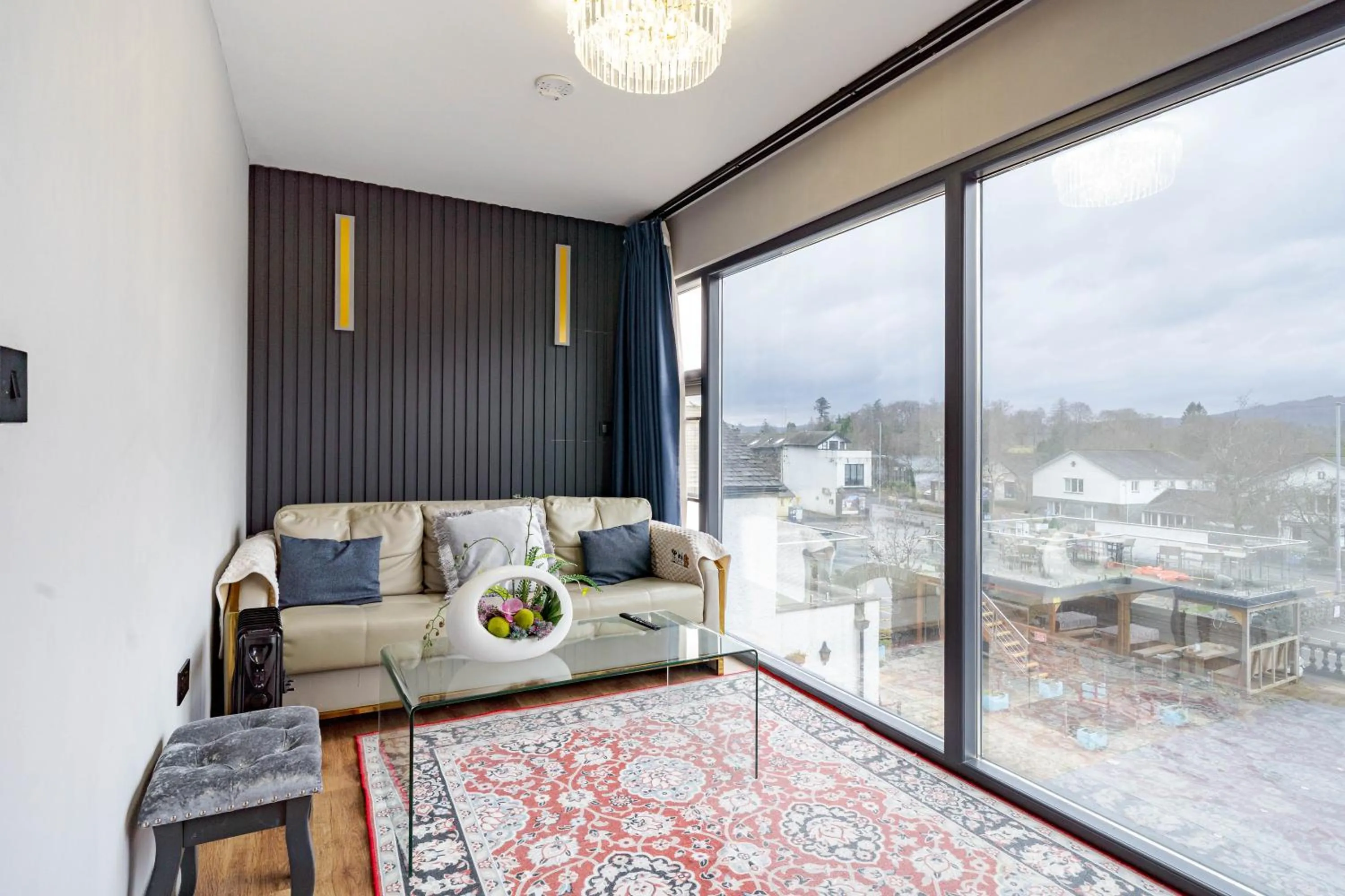 Waterhead Rooms & Suites - Parking Available Onsite