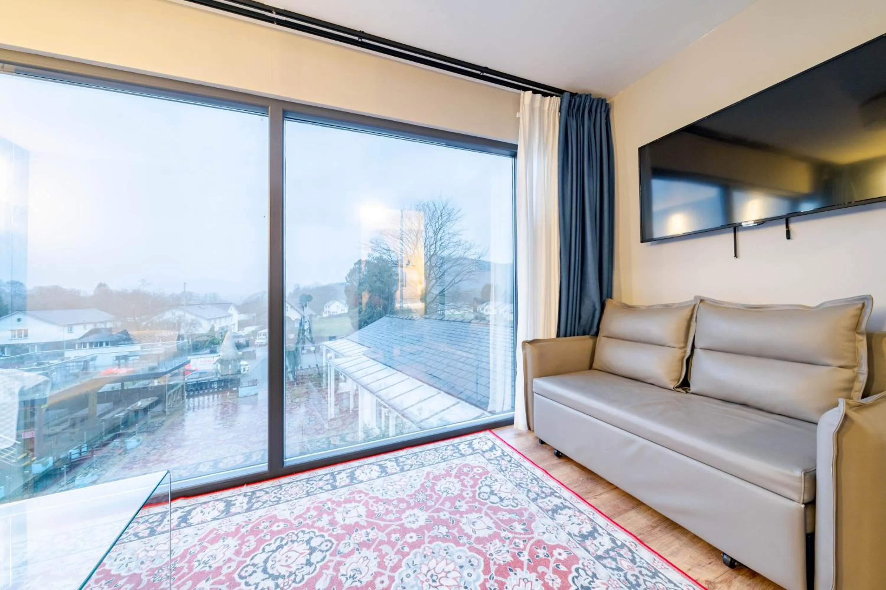 Waterhead Rooms & Suites - Parking Available Onsite
