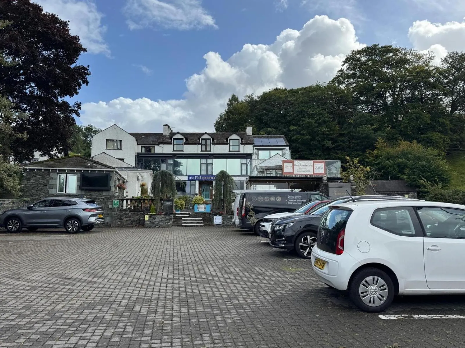 Waterhead Rooms & Suites - Parking Available Onsite