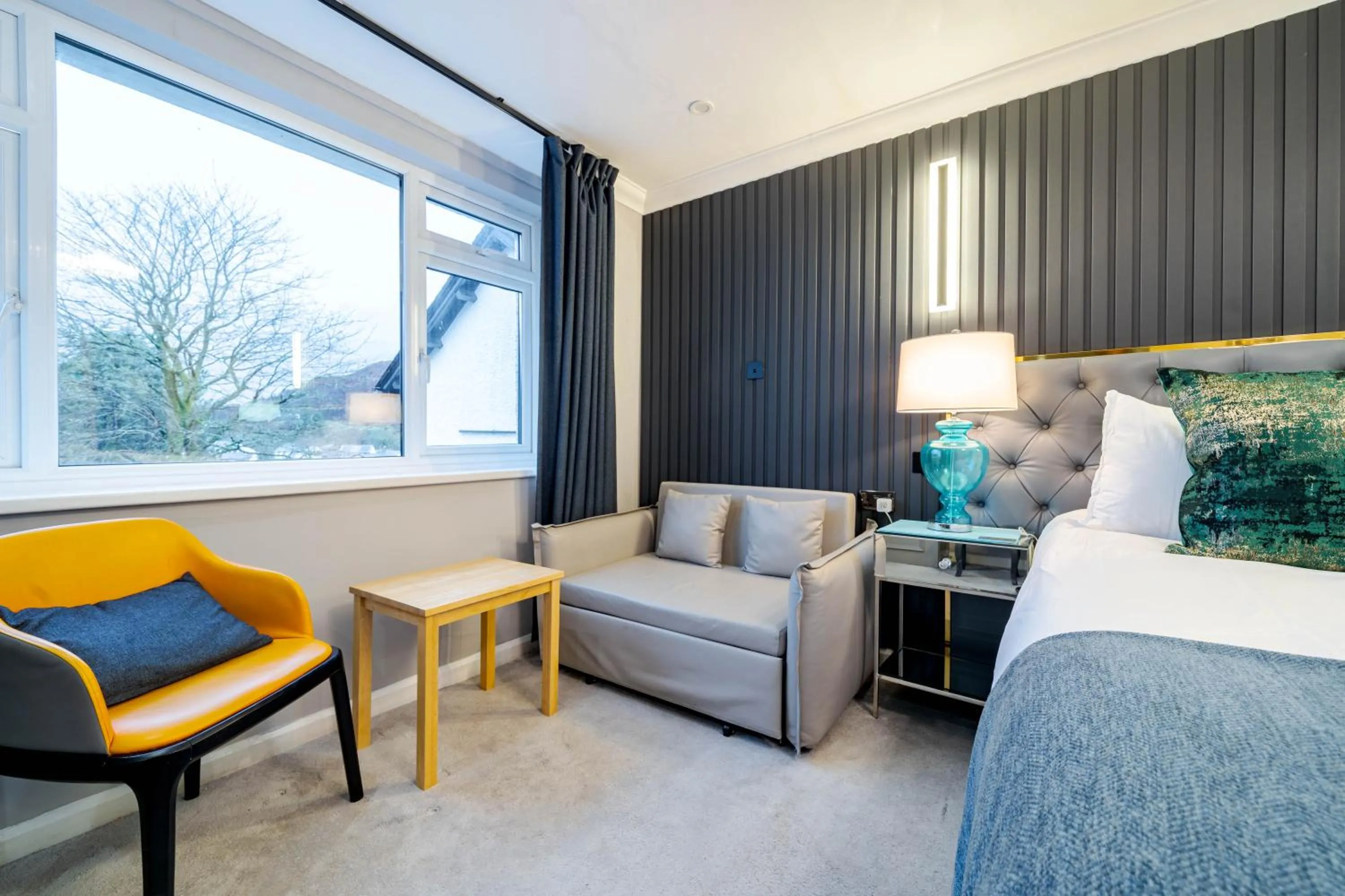 Bed in Waterhead Rooms & Suites - Parking Available Onsite