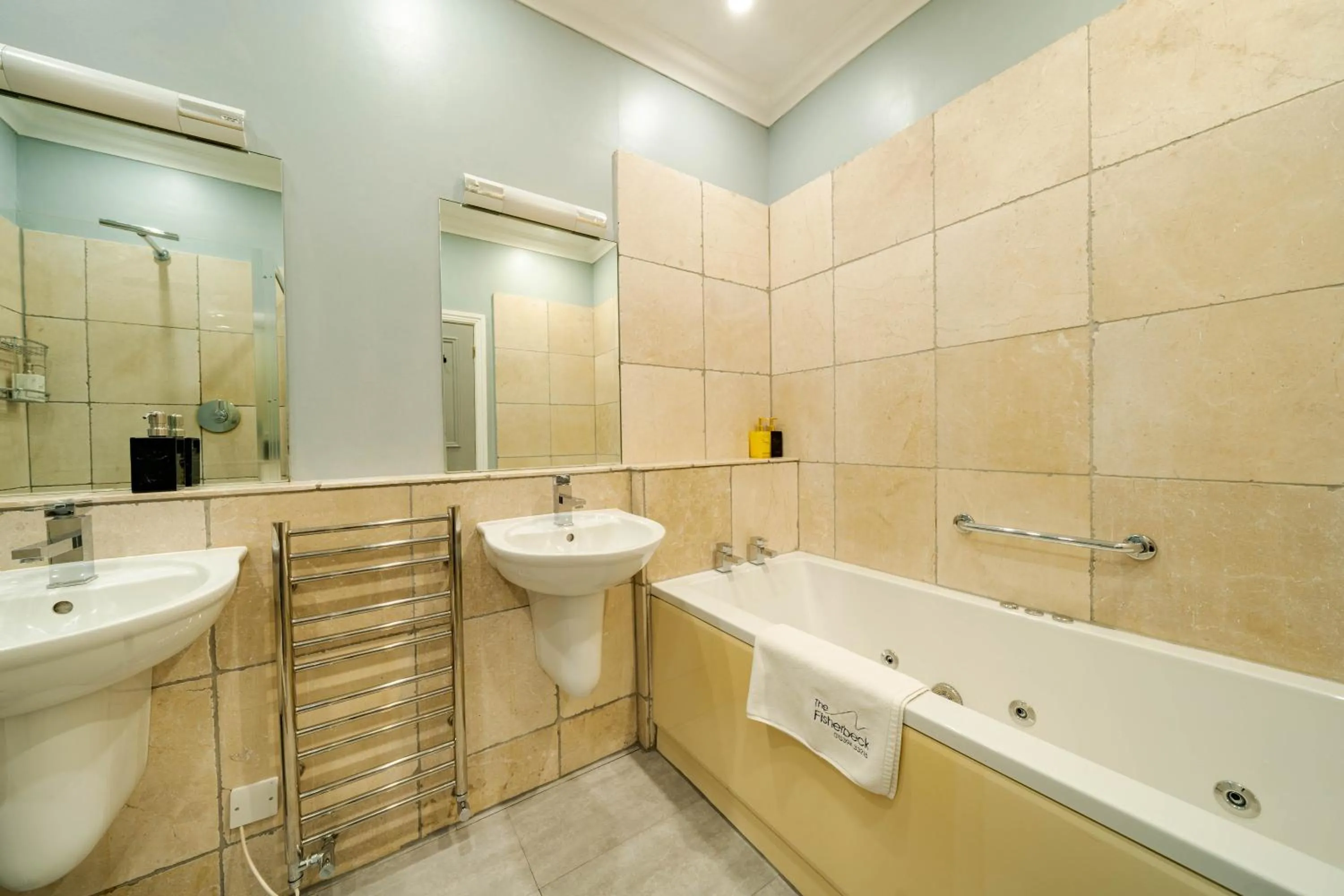 Waterhead Rooms & Suites - Parking Available Onsite