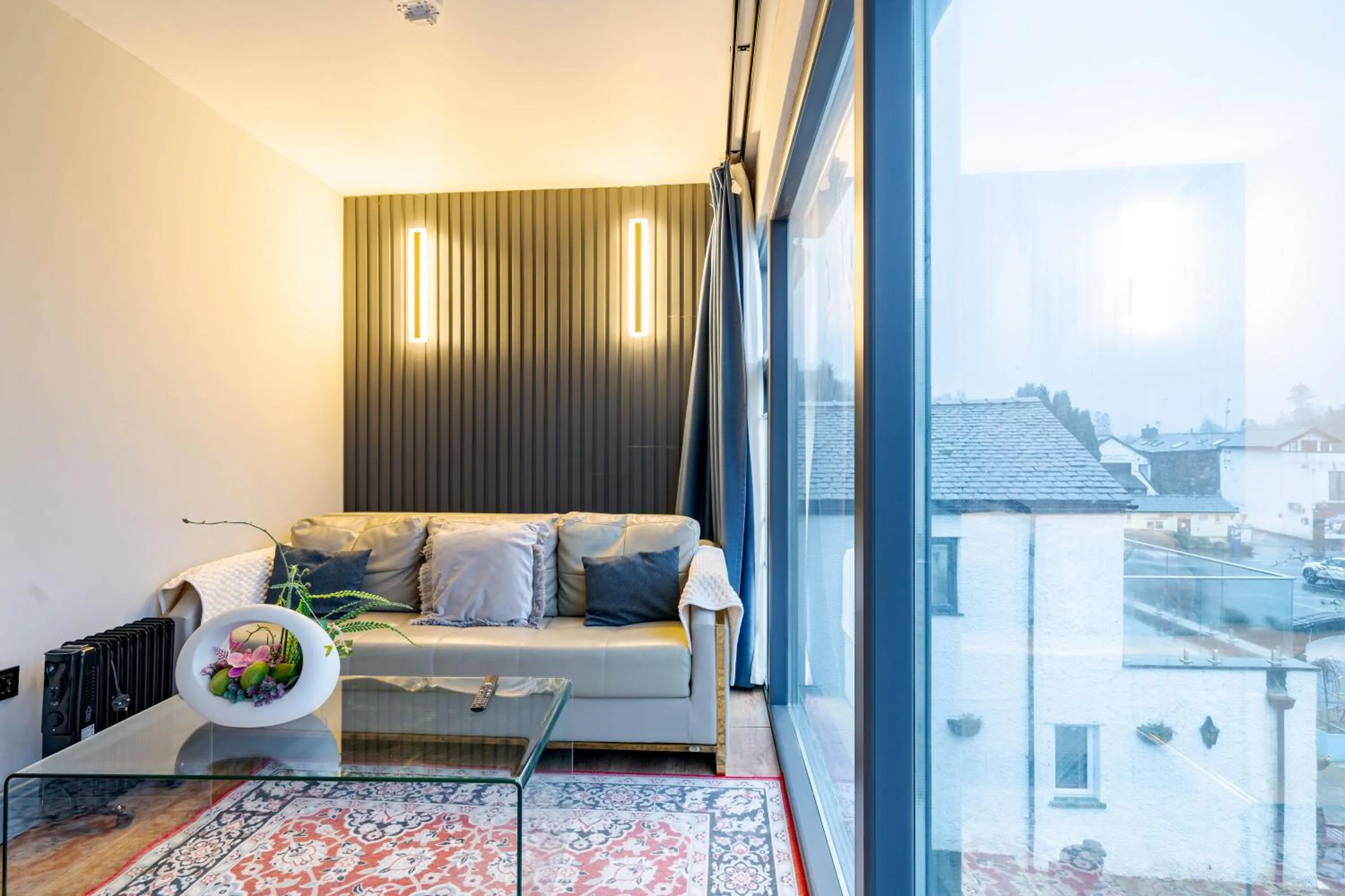 Waterhead Rooms & Suites - Parking Available Onsite