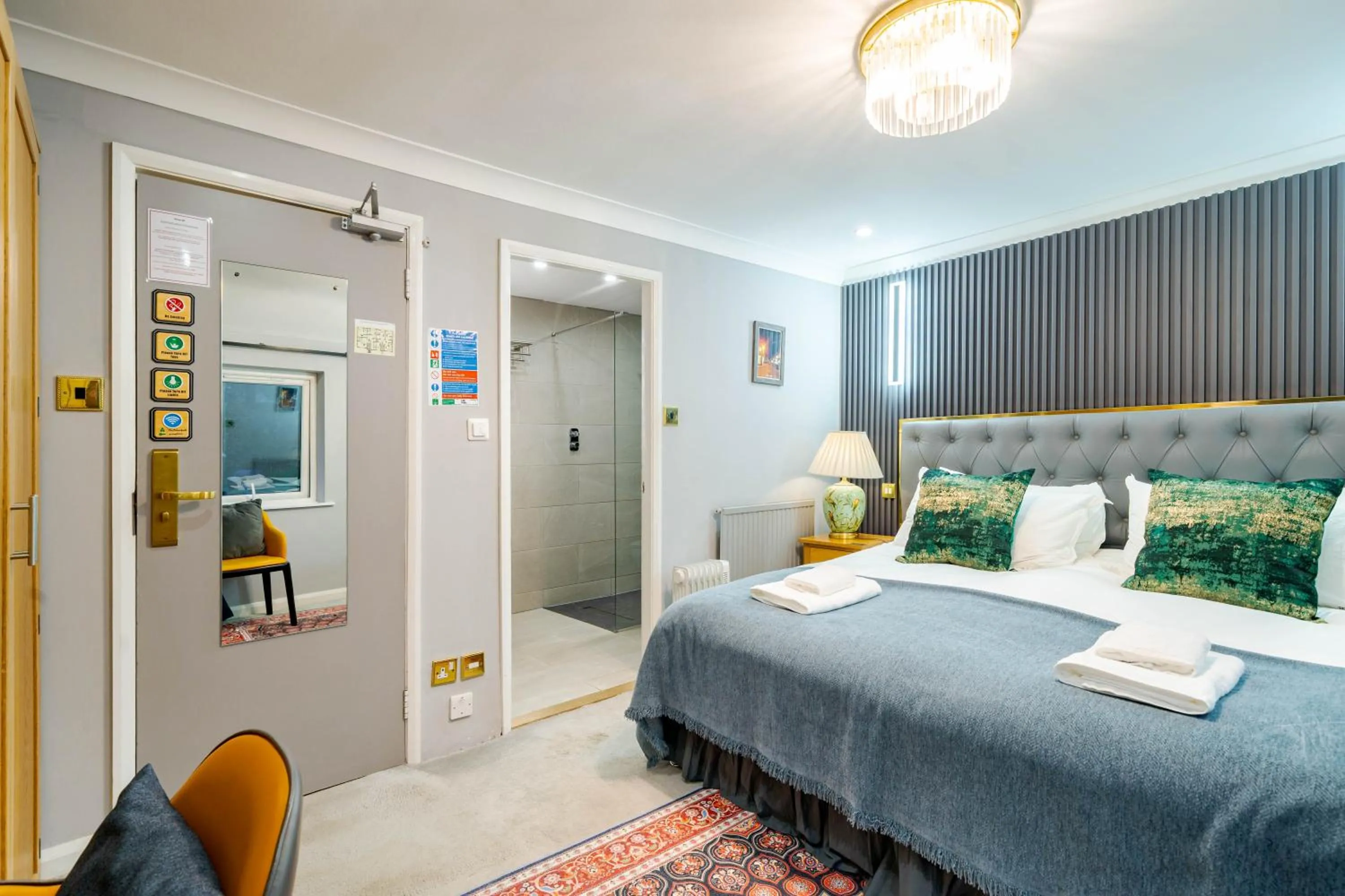 Bed in Waterhead Rooms & Suites - Parking Available Onsite