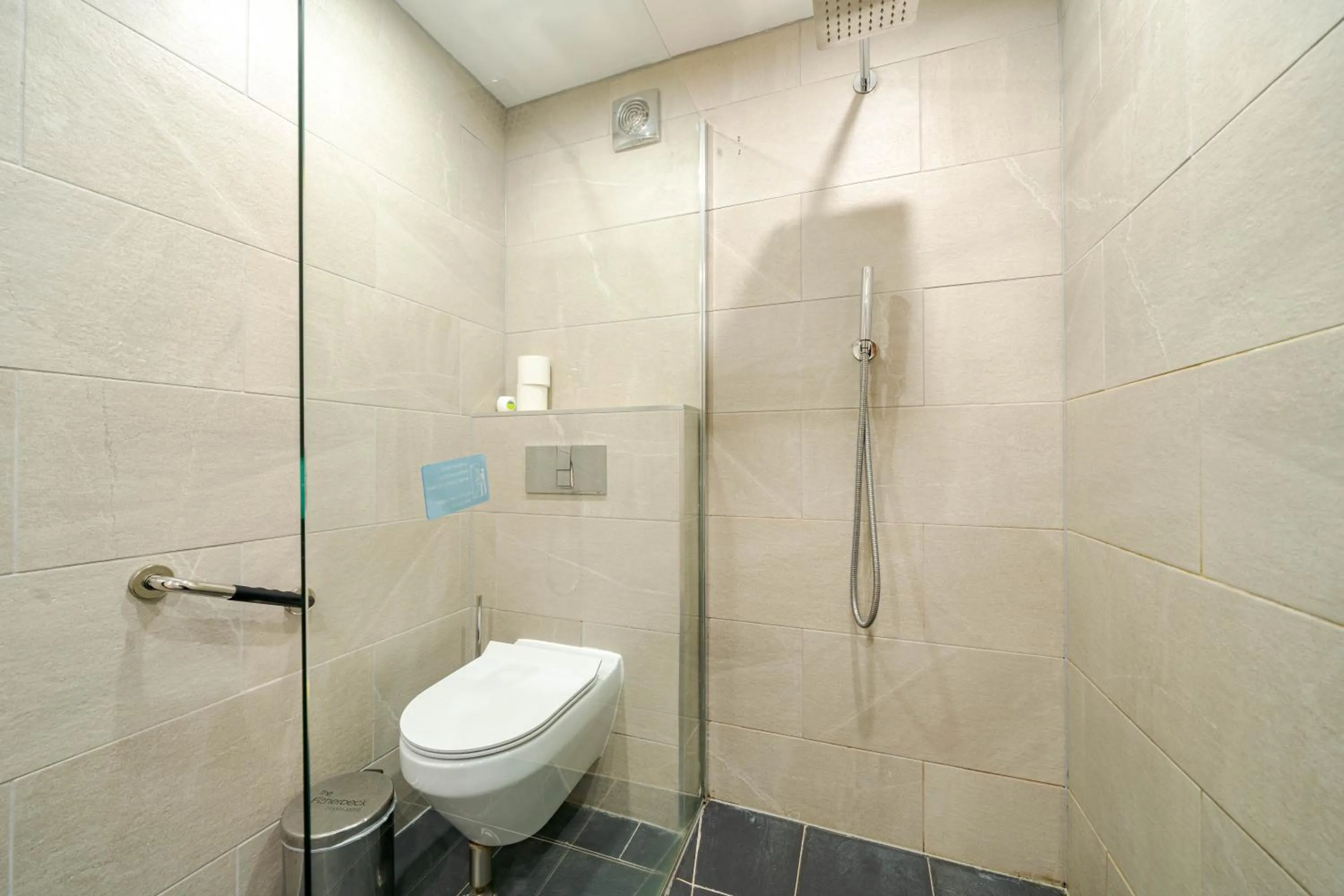Waterhead Rooms & Suites - Parking Available Onsite