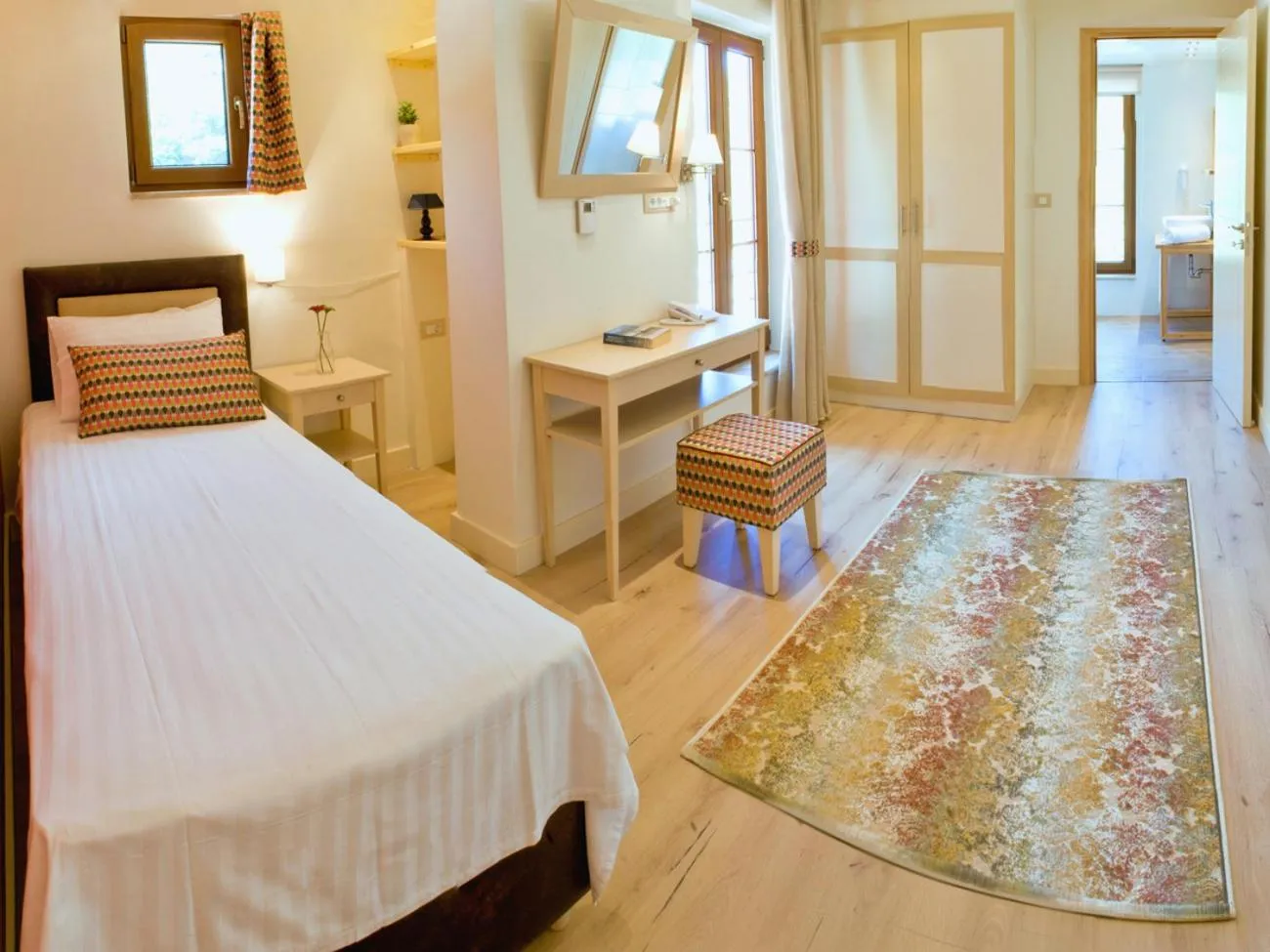 Photo of the whole room, Bed in Arktos Hotel