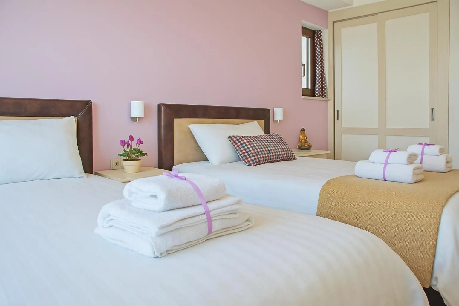 Photo of the whole room, Bed in Arktos Hotel