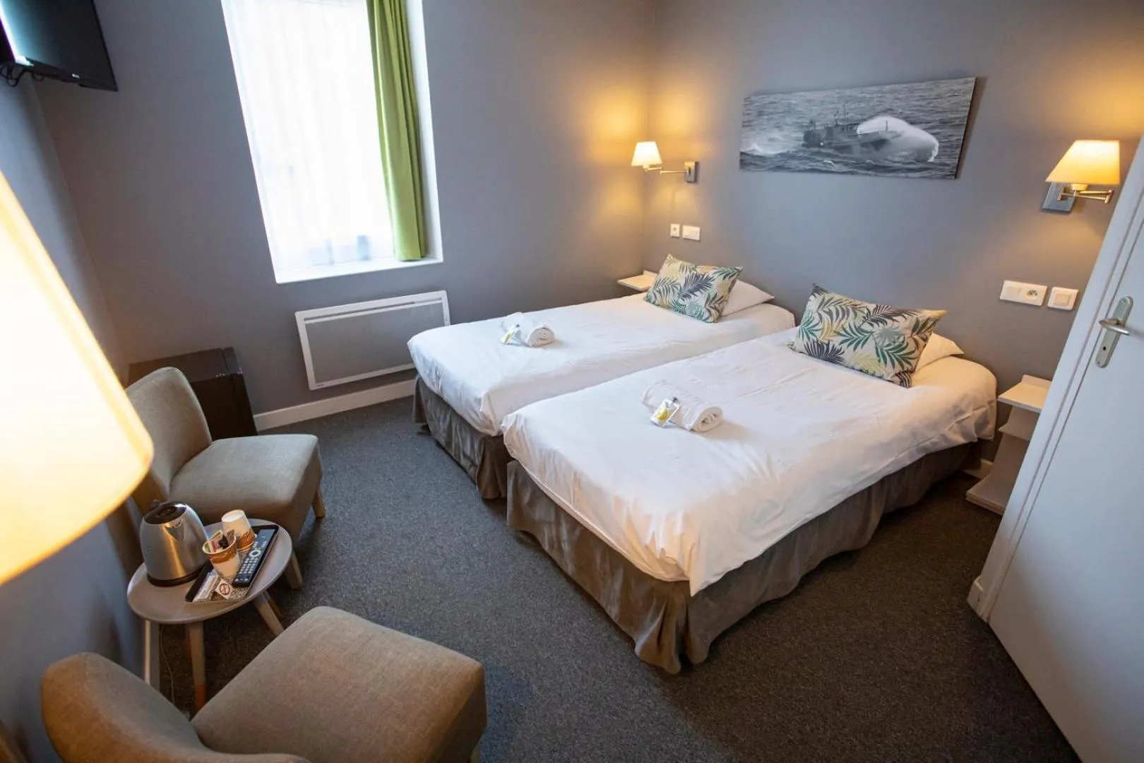 Photo of the whole room, Bed in Au Bout Du Quai