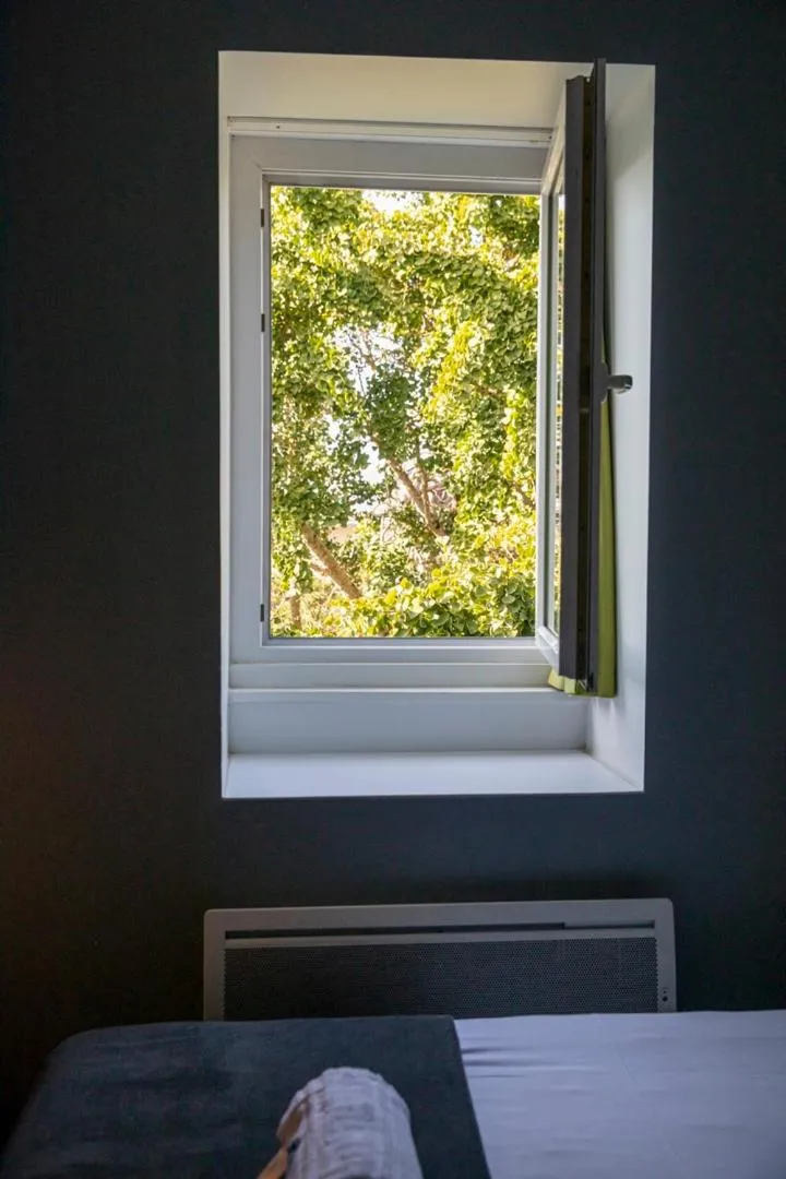 Bed in Au Bout Du Quai