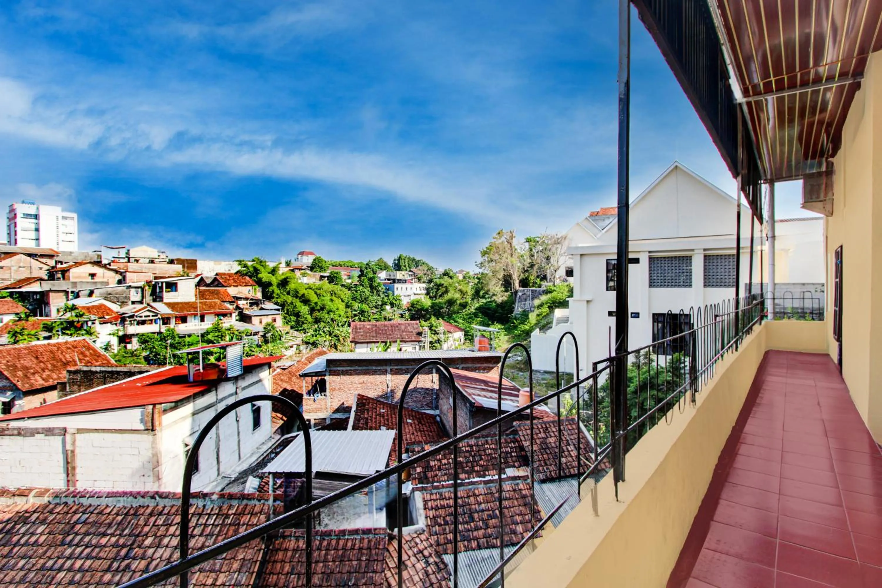 Lobby or reception in Hotel O Near Tugu Yogyakarta 2 formerly Monjali Inn