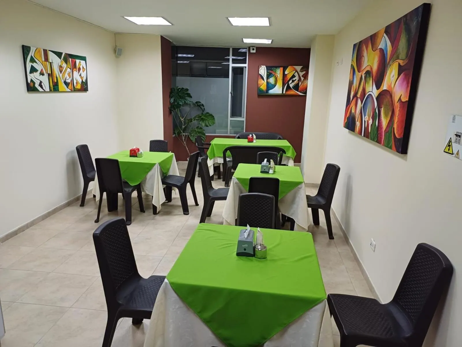 Breakfast in Hotel Milán