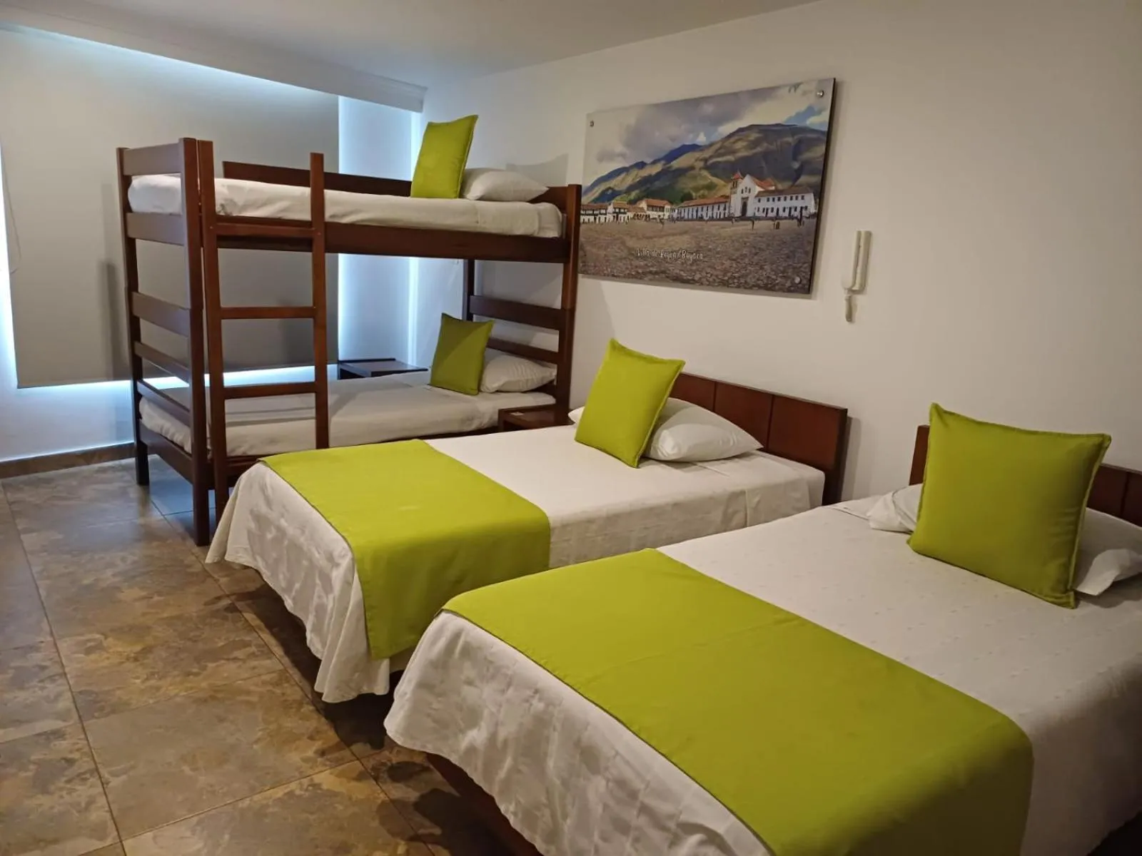Bed in Hotel Milán
