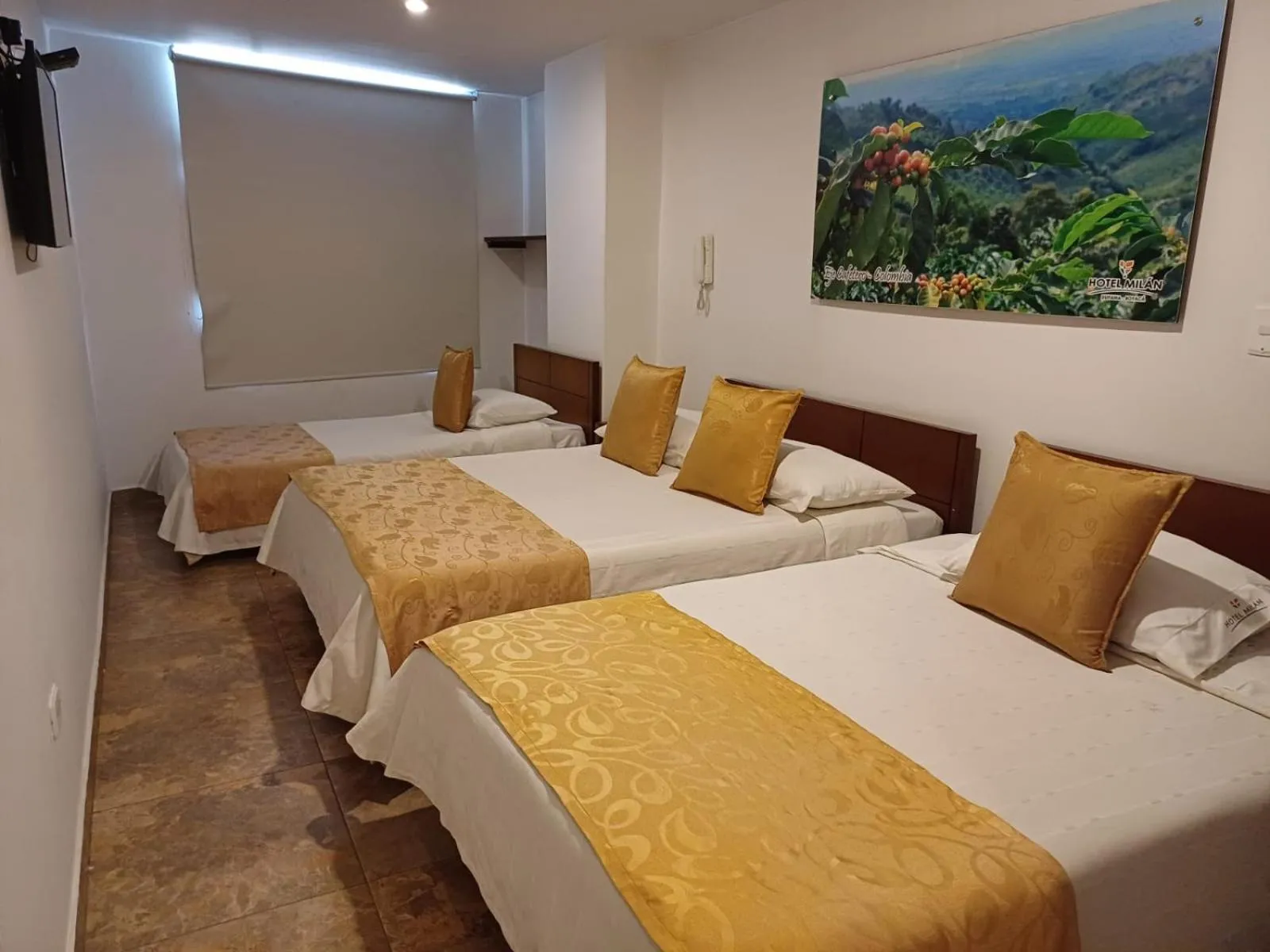 Bed in Hotel Milán