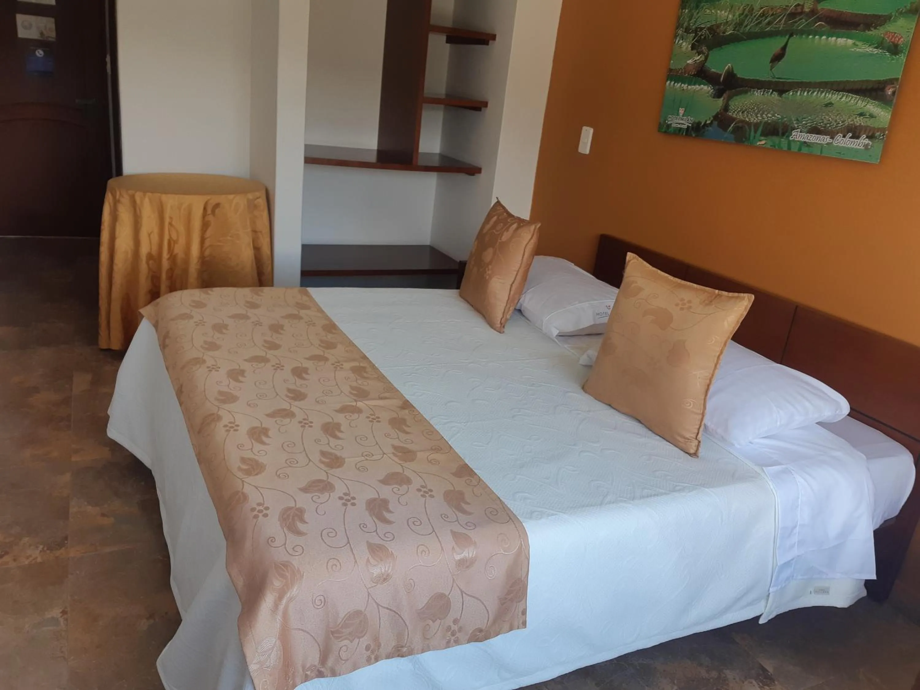 Bed in Hotel Milán