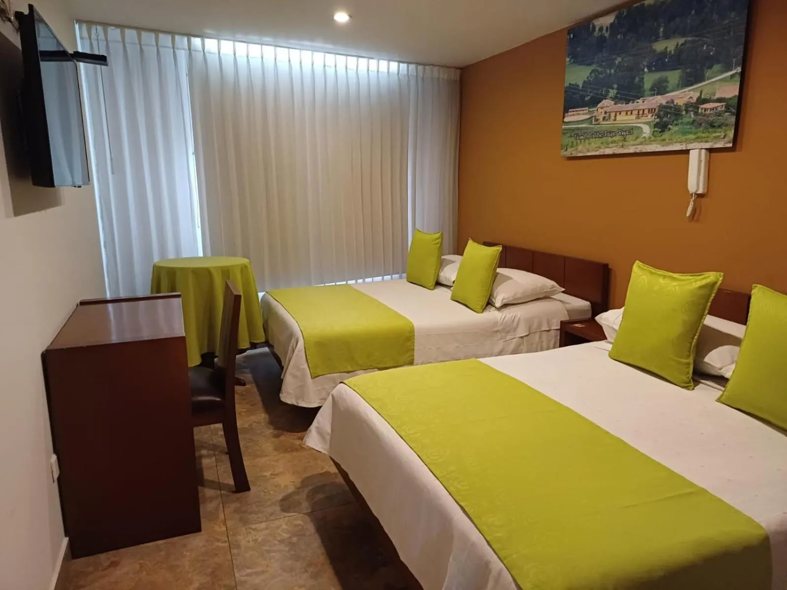 Bed in Hotel Milán
