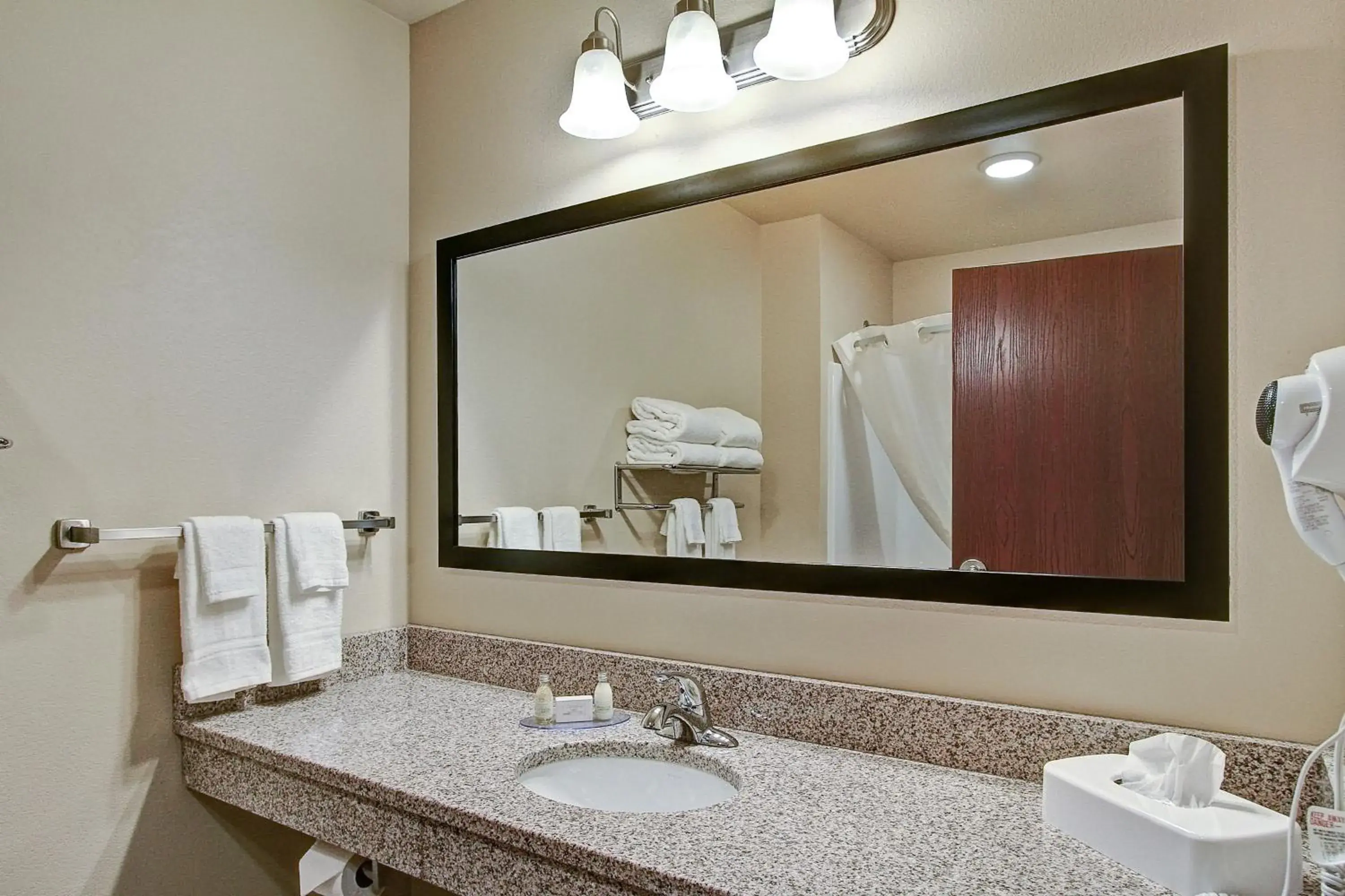 Bathroom in Cobblestone Hotel & Suites Pulaski/Green Bay Bathroom in Cobblestone Hotel & Suites Pulaski/Green Bay