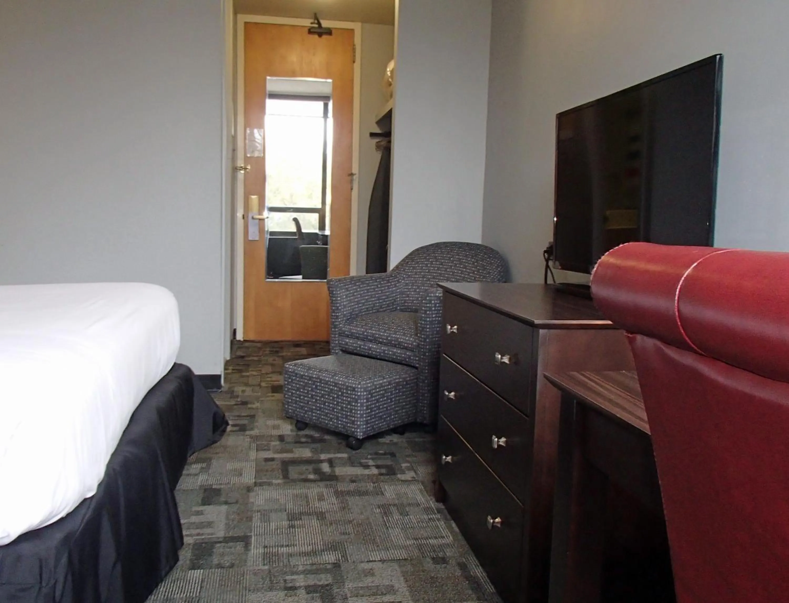 Other, Bed in Rutgers University Inn and Conference Center