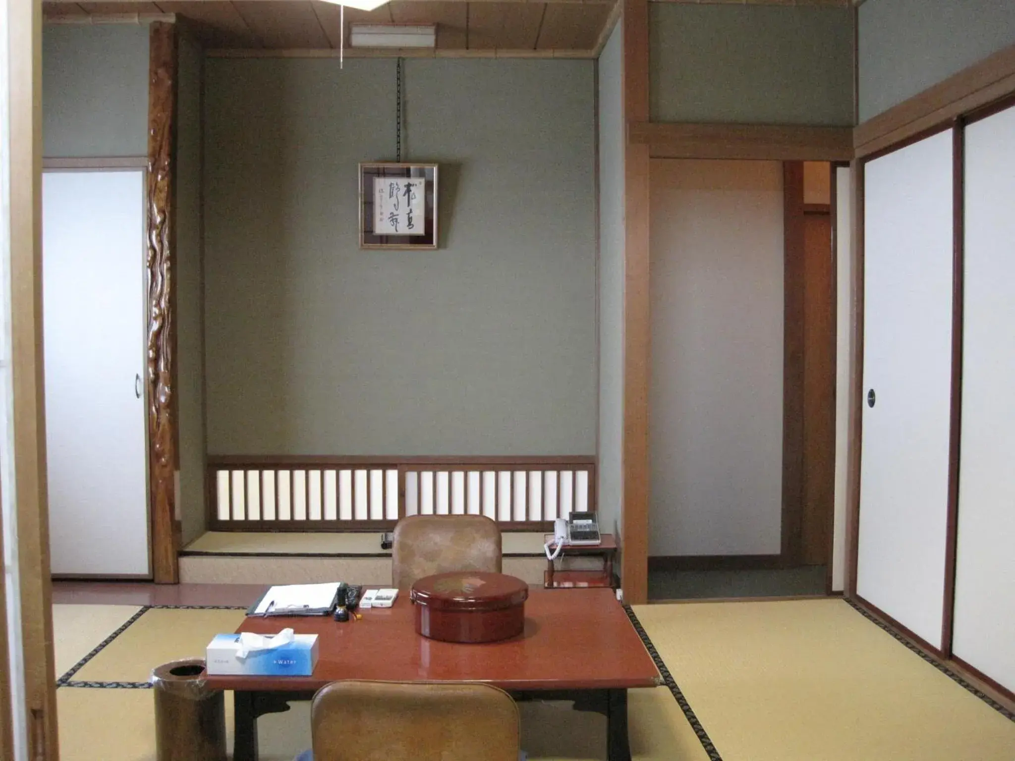 Photo of the whole room in Suminoe Ryokan Photo of the whole room in Suminoe Ryokan