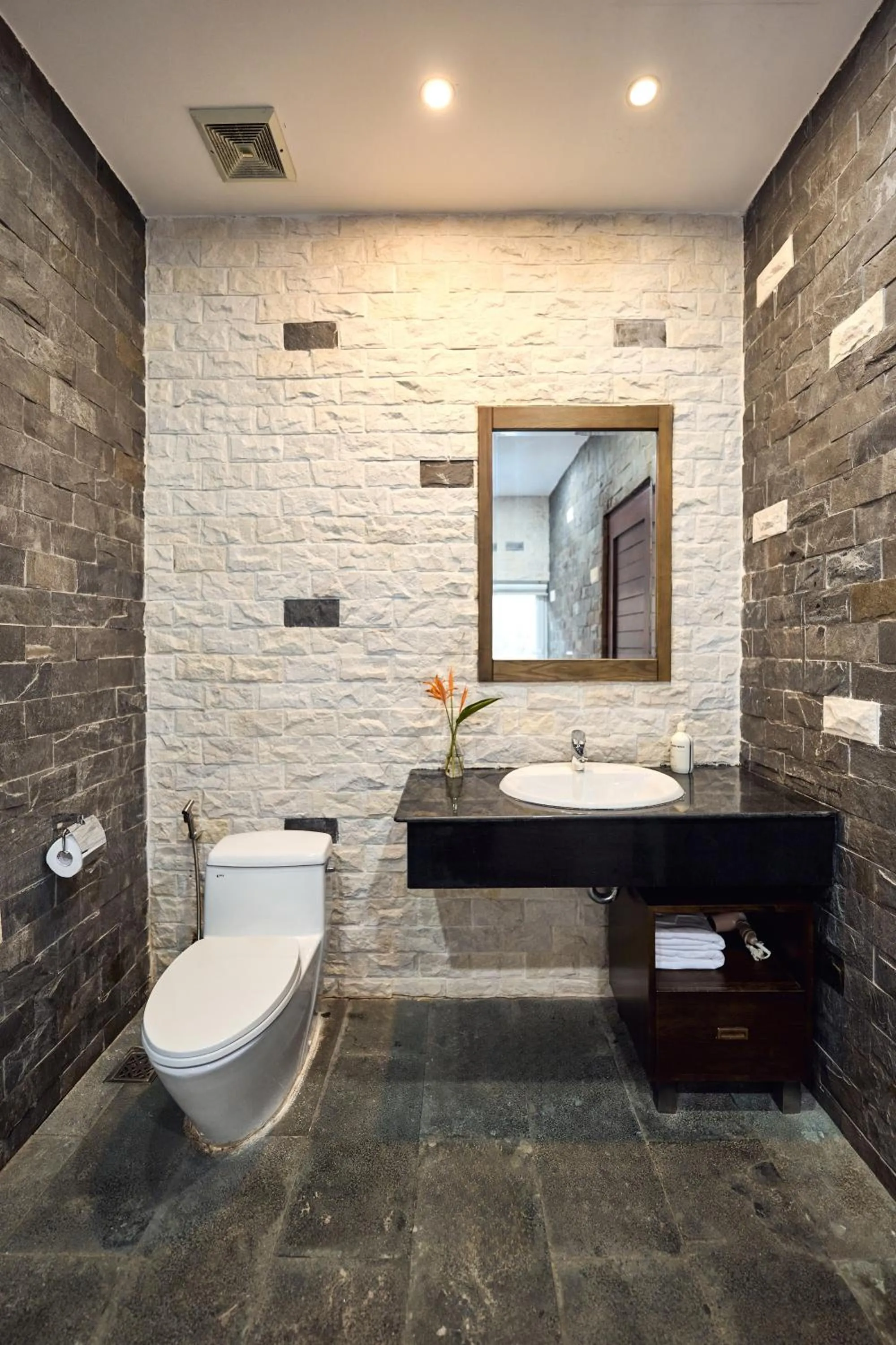 Bathroom in Famiana Green Villa - Complimentary Airport Shuttle