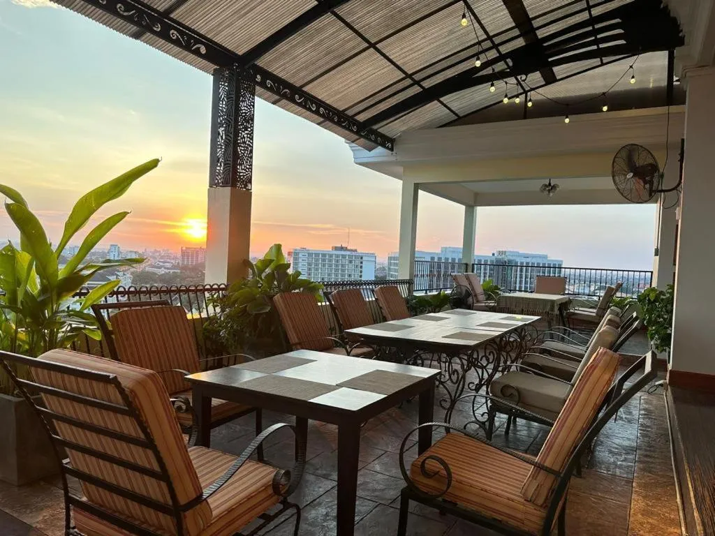 Breakfast in Capitol Residence