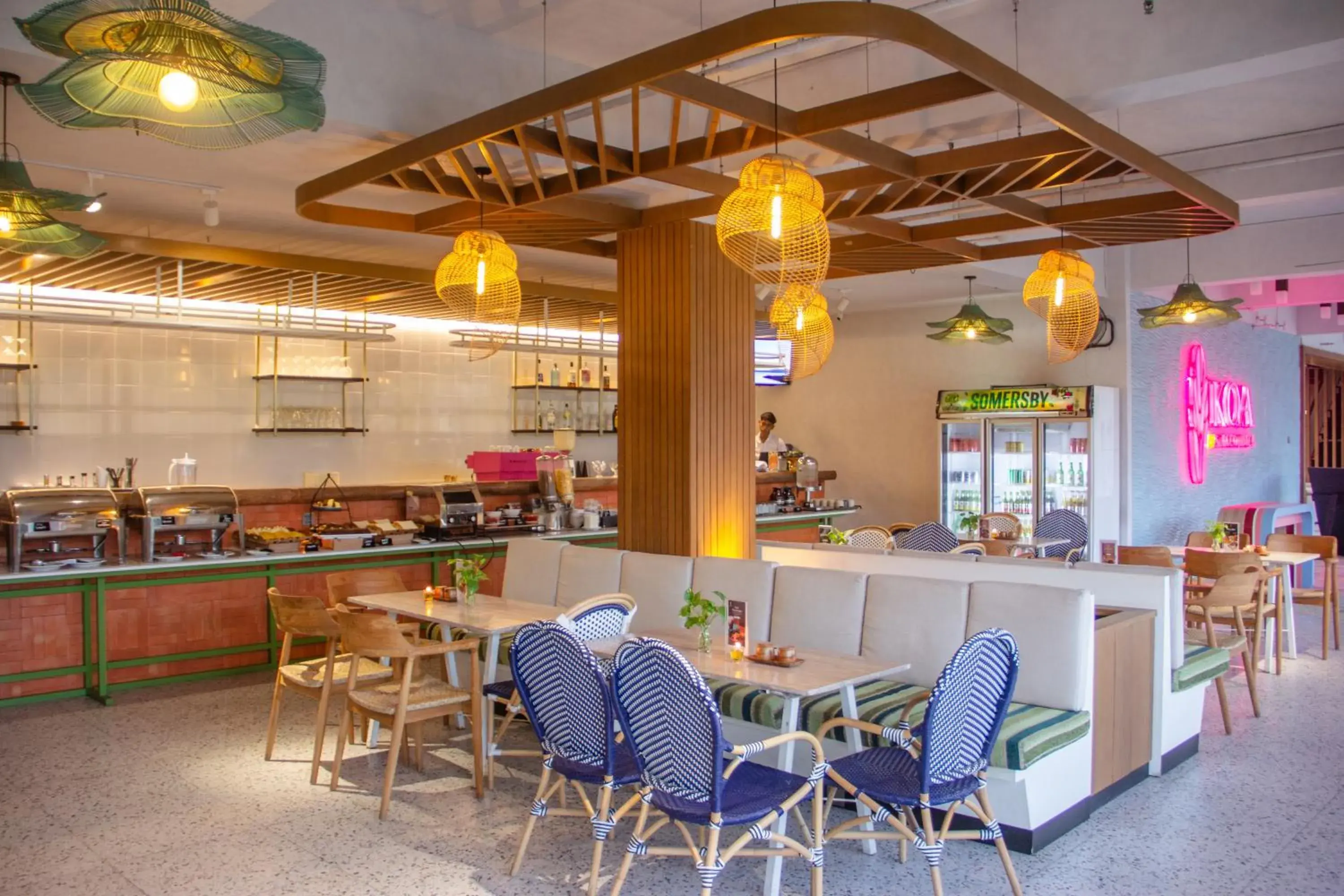 Restaurant/places to eat in Koa D Surfer Hotel Restaurant/places to eat in Koa D Surfer Hotel