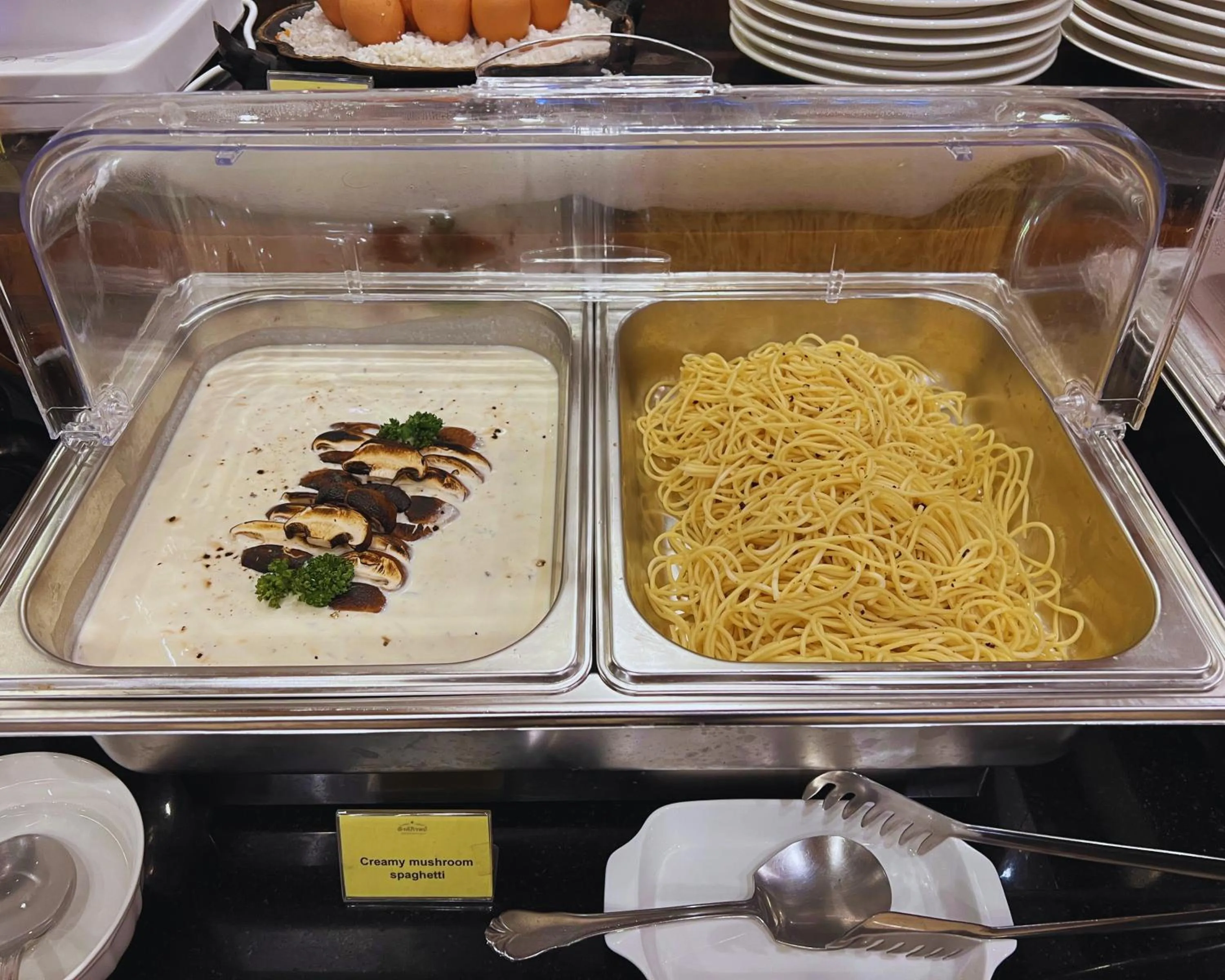 Breakfast in Pingviman Hotel