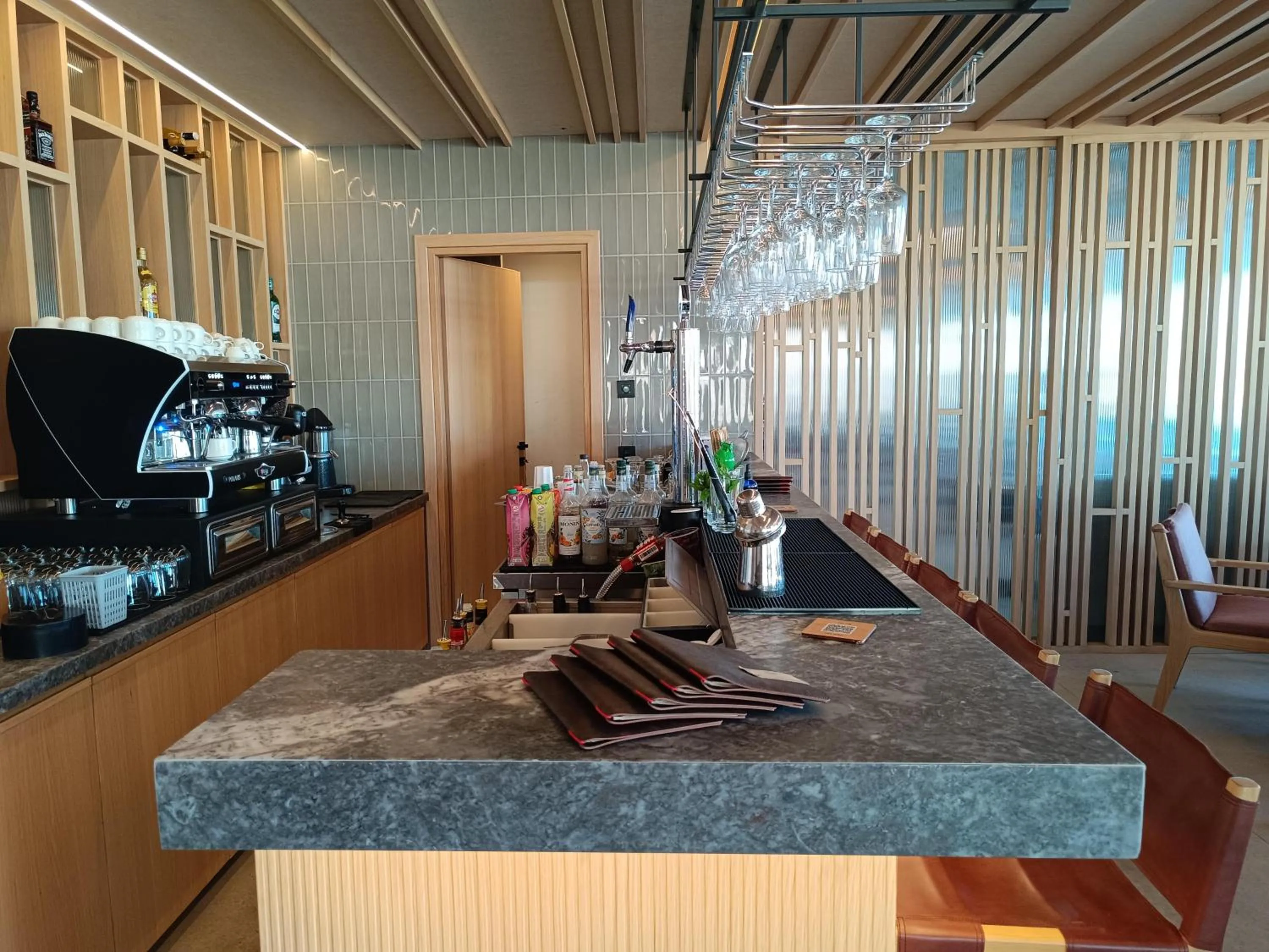 Lounge or bar in SENSEANA Sea Side Resort & Aquadventure