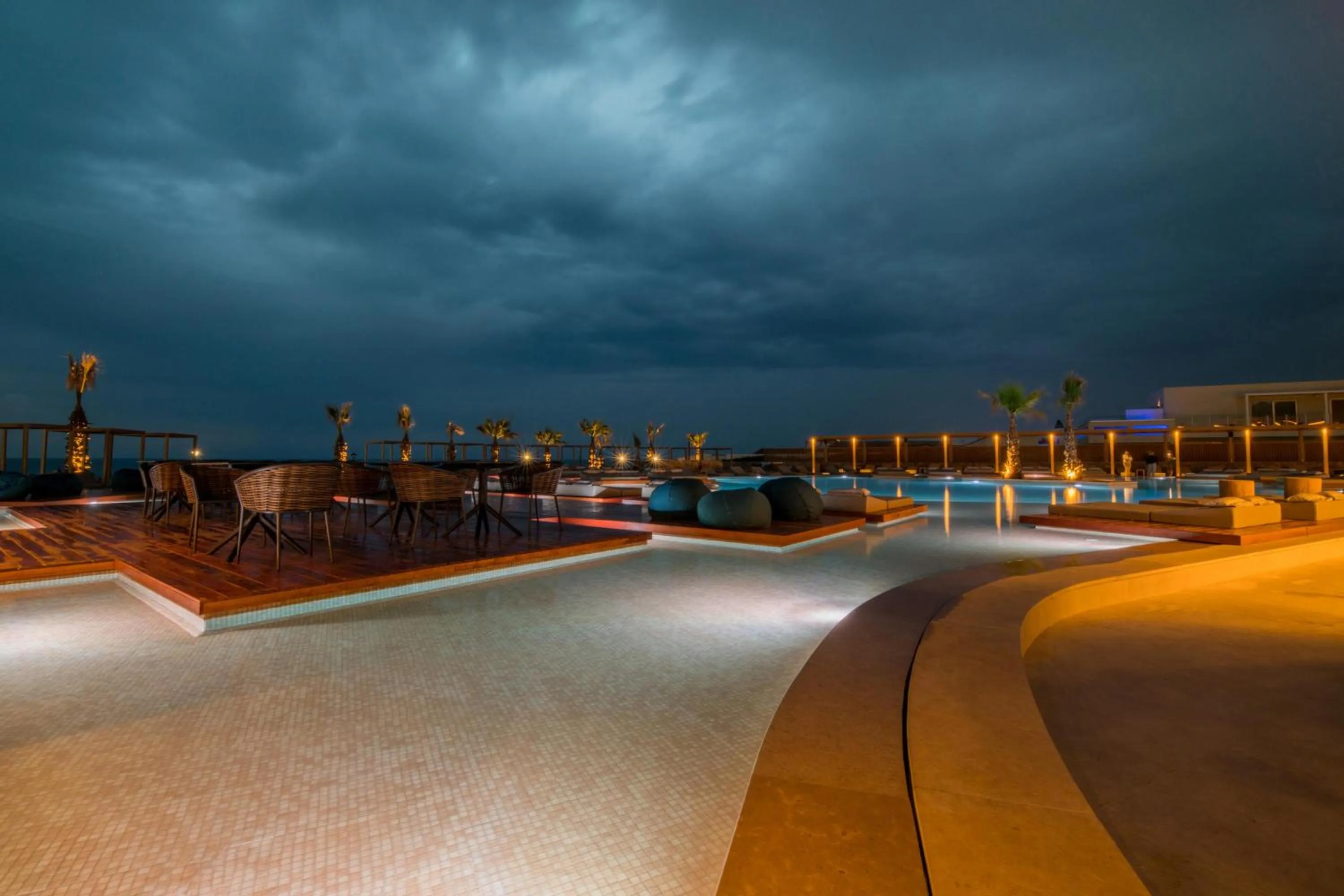 Lounge or bar in SENSEANA Sea Side Resort & Aquadventure