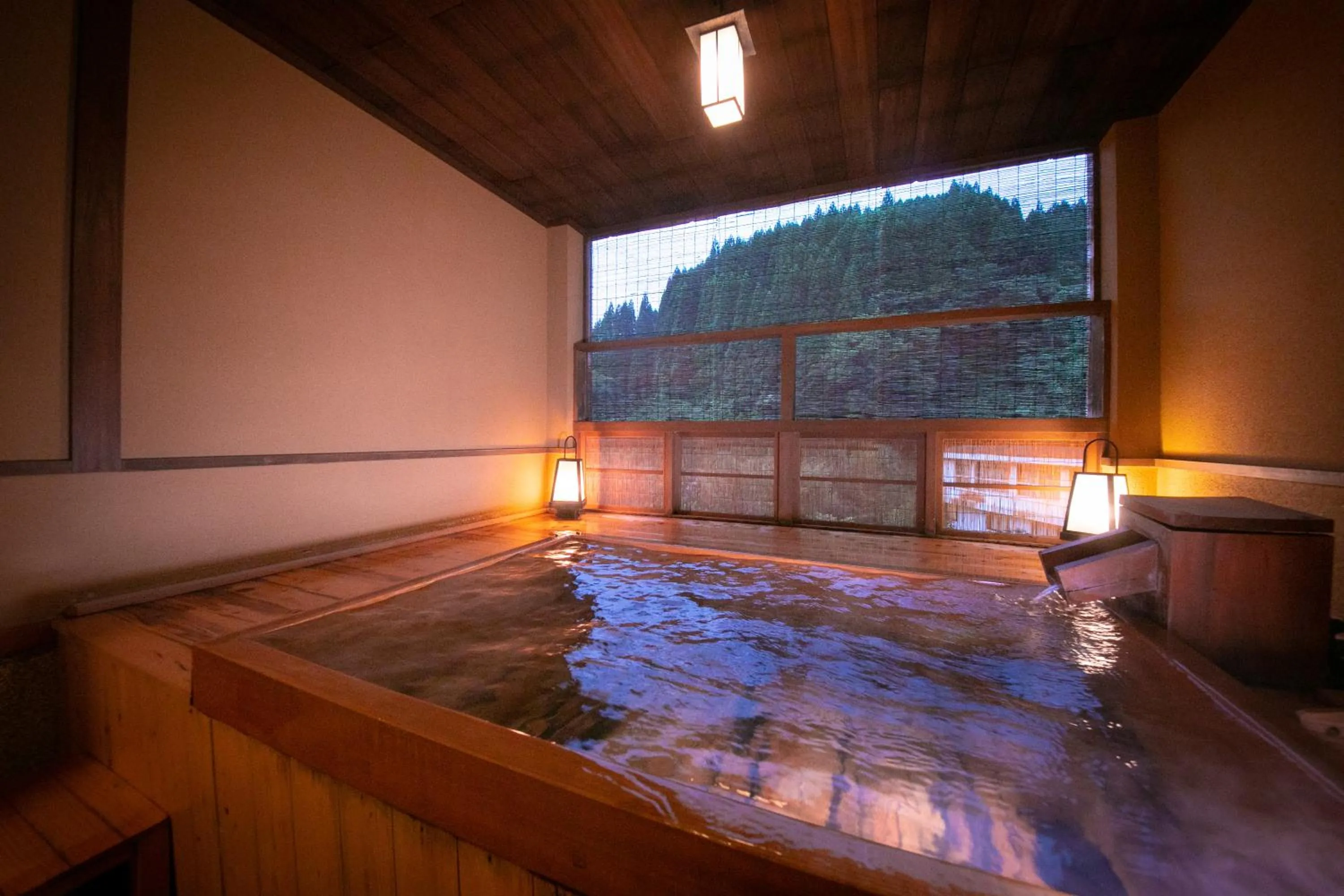 Hot Spring Bath in Hosenji Kanko Hotel Yumotoya